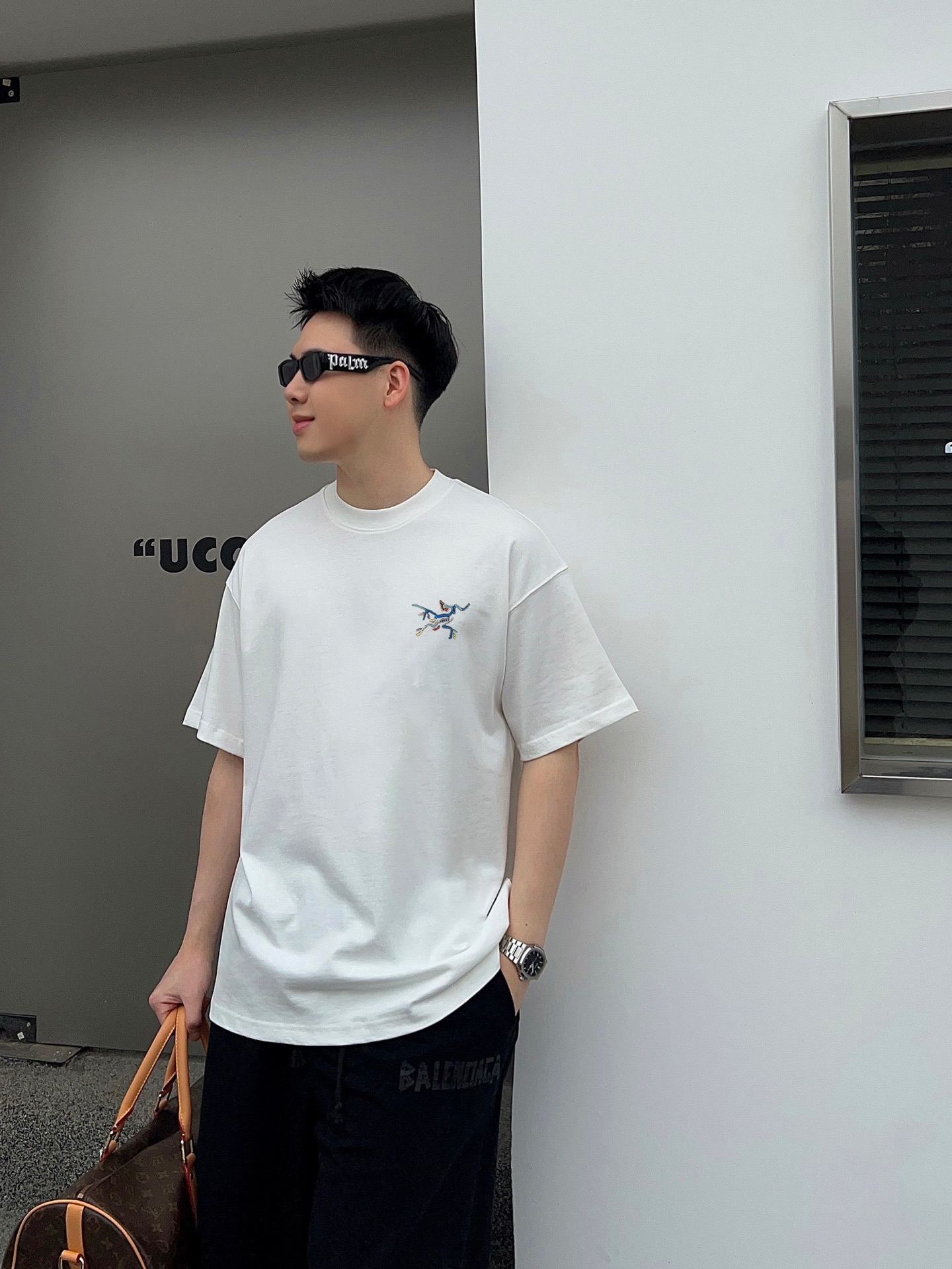 始祖鸟  新款字母印花双层重工短袖T桖  字母图案不管是T桖还是卫衣都是每年的爆款单品  前幅大面积印花