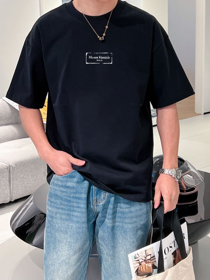 马吉拉  新款字母印花双层重工短袖T桖  字母图案不管是T桖还是卫衣都是每年的爆款单品  前幅大面积印花