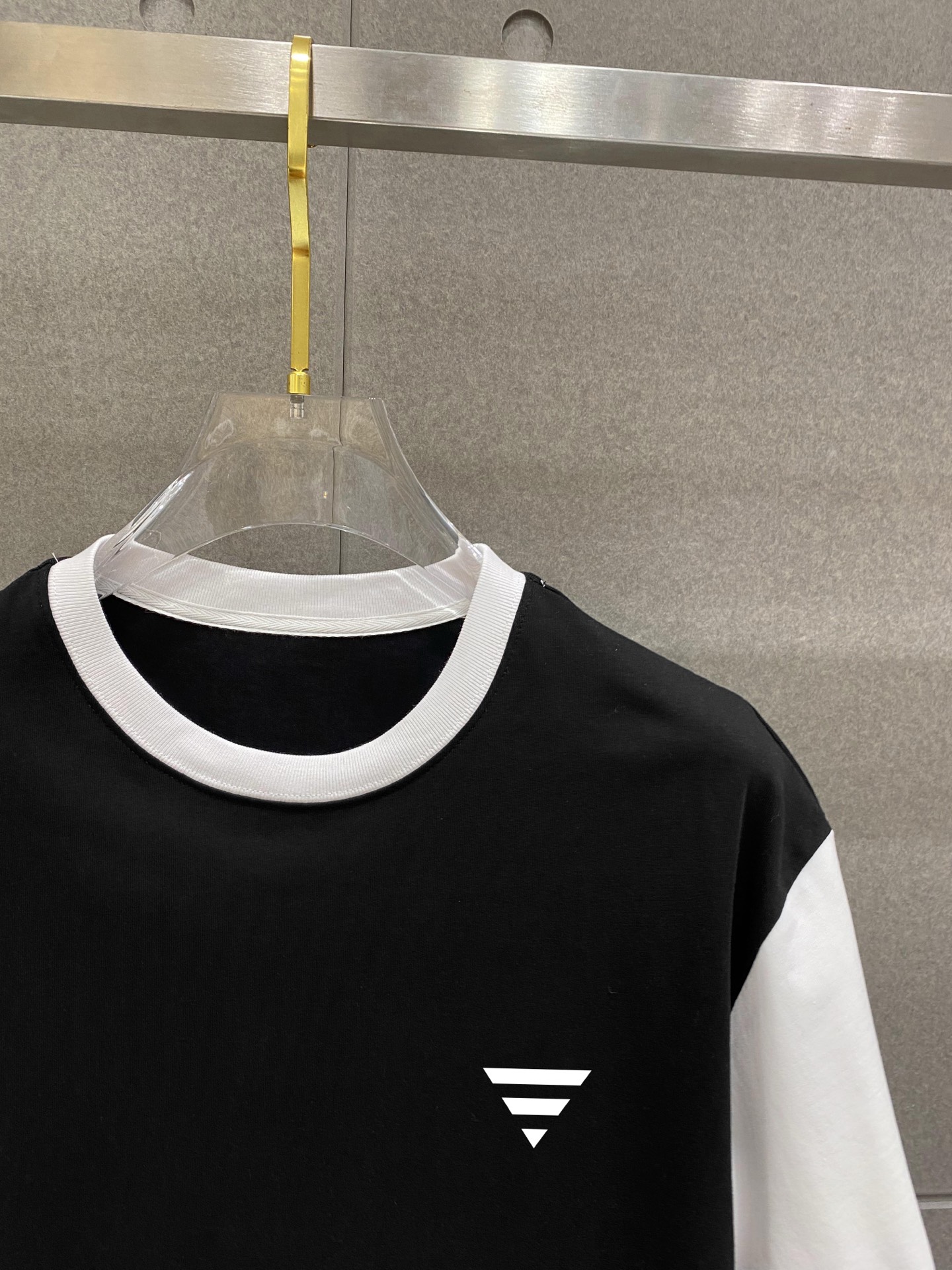 ￼ ￼ ￼ ￼ ￼ 巴黎世家 插肩新款字母印花双层重工短袖T桖 字母图案不管是T桖还是卫衣都是每年的爆款