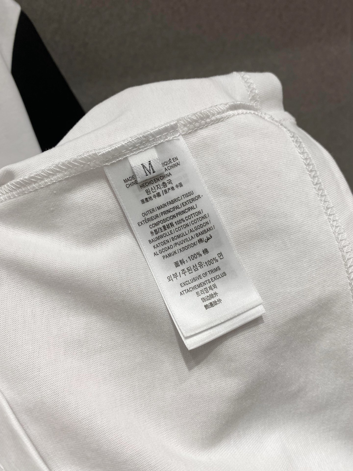 ￼ ￼ ￼ ￼ ￼ 巴黎世家 插肩新款字母印花双层重工短袖T桖 字母图案不管是T桖还是卫衣都是每年的爆款