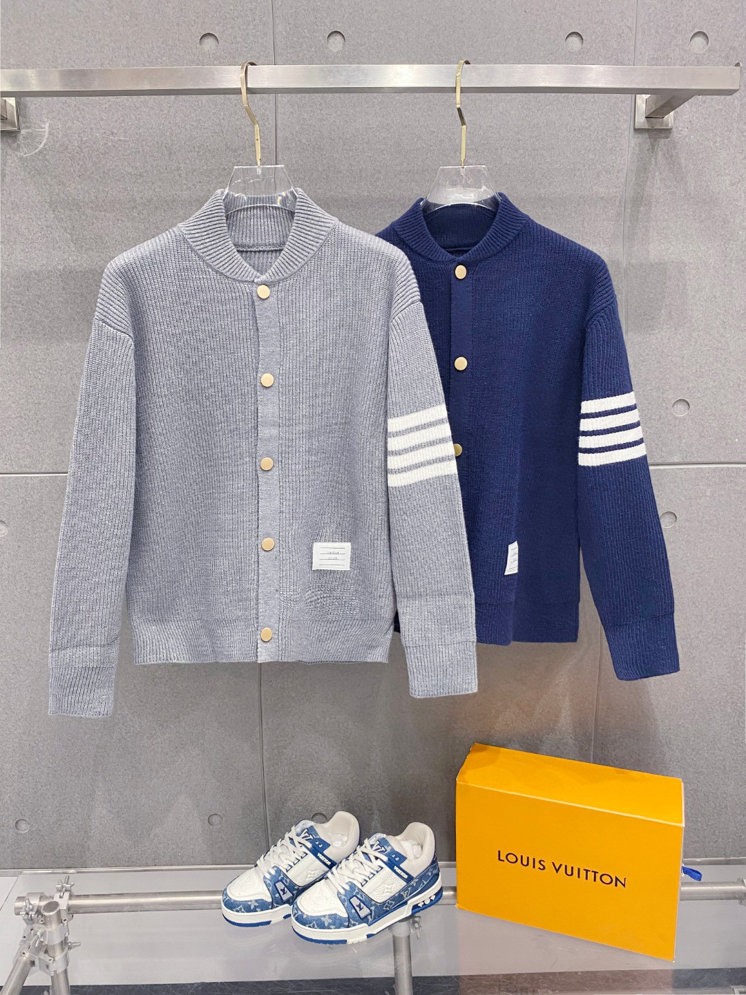 ￼ 汤姆布朗 官网 秋冬同步更新 针织外套 海外爆款 精细羊毛针织厚实面料 舒服又保暖 绝对高端产物 M