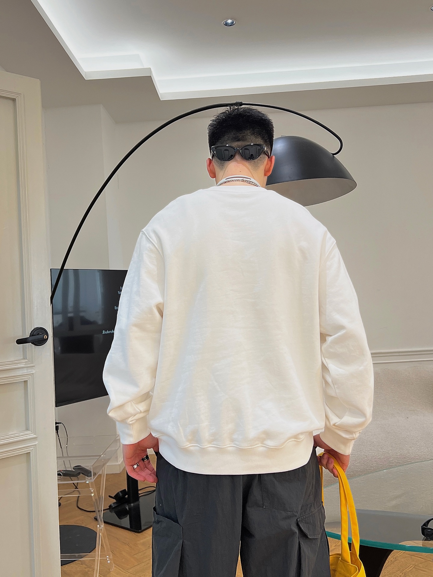 ￼ ￼ 始祖鸟 官网 新款字母印花双层重工字母图案不管是T桖还是卫衣都是每年的爆款单品 前幅大面积印花采