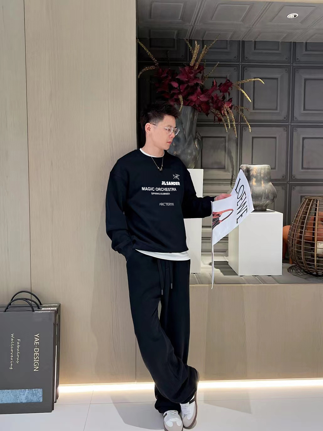 ￼ ￼ 始祖鸟 官网 新款字母印花双层重工字母图案不管是T桖还是卫衣都是每年的爆款单品 前幅大面积印花采