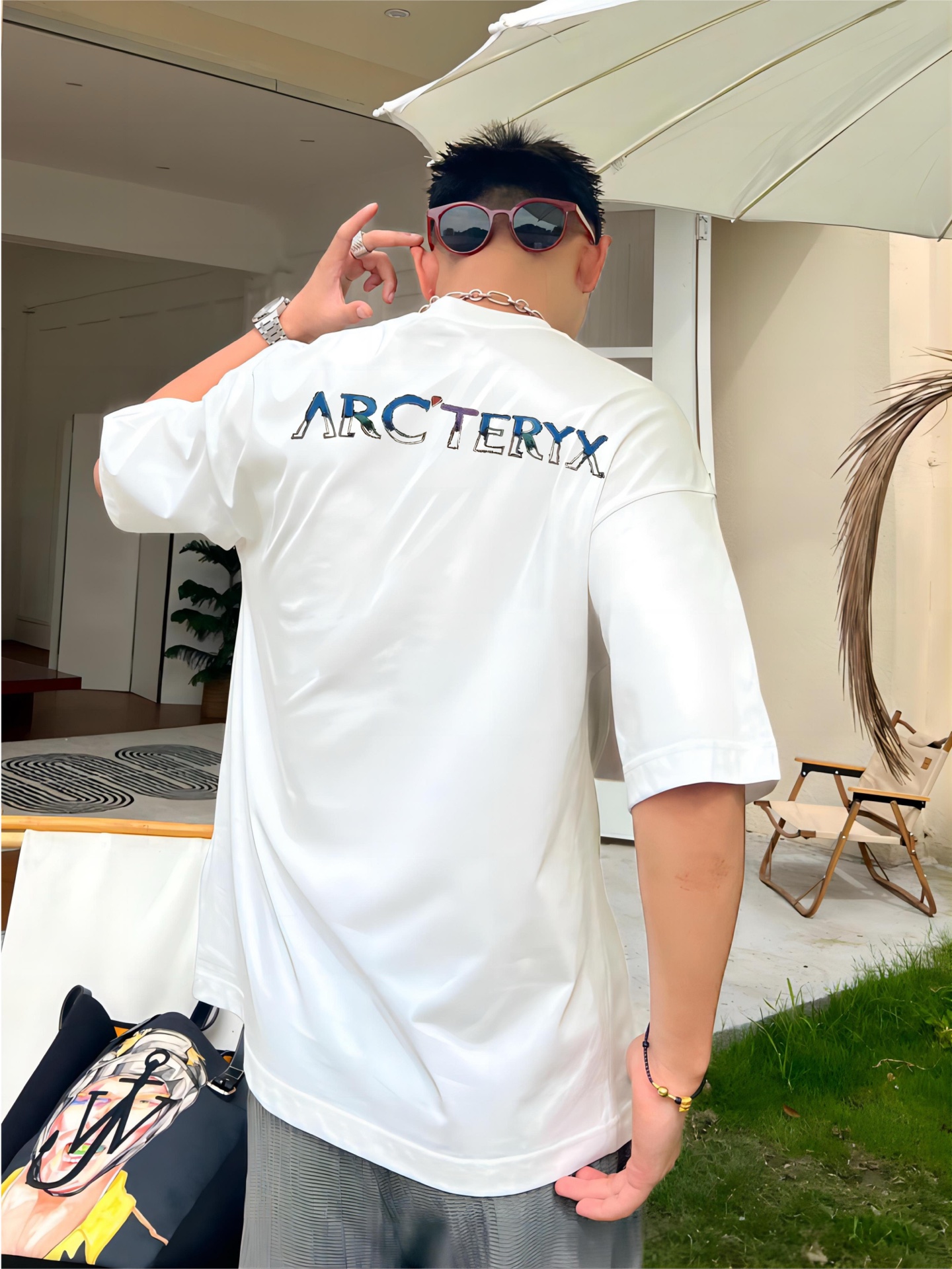 ￼ ￼ ￼ ￼ ￼ 始祖鸟 新款字母印花双层重工短袖T桖 字母图案不管是T桖还是卫衣都是每年的爆款单品 