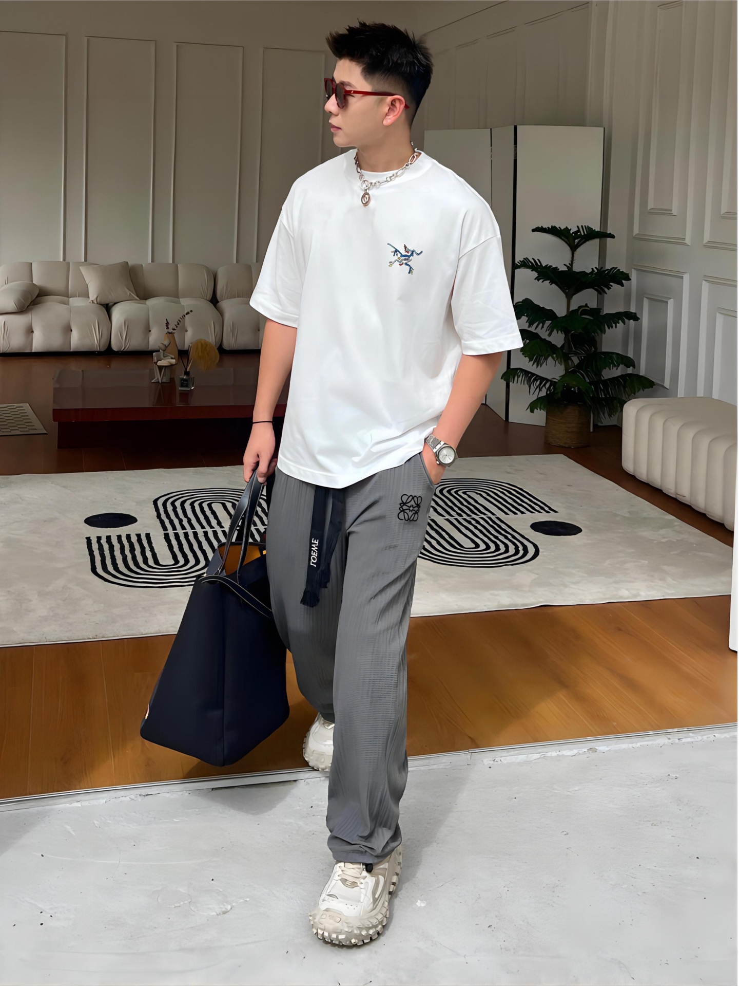 ￼ ￼ ￼ ￼ ￼ 始祖鸟 新款字母印花双层重工短袖T桖 字母图案不管是T桖还是卫衣都是每年的爆款单品 