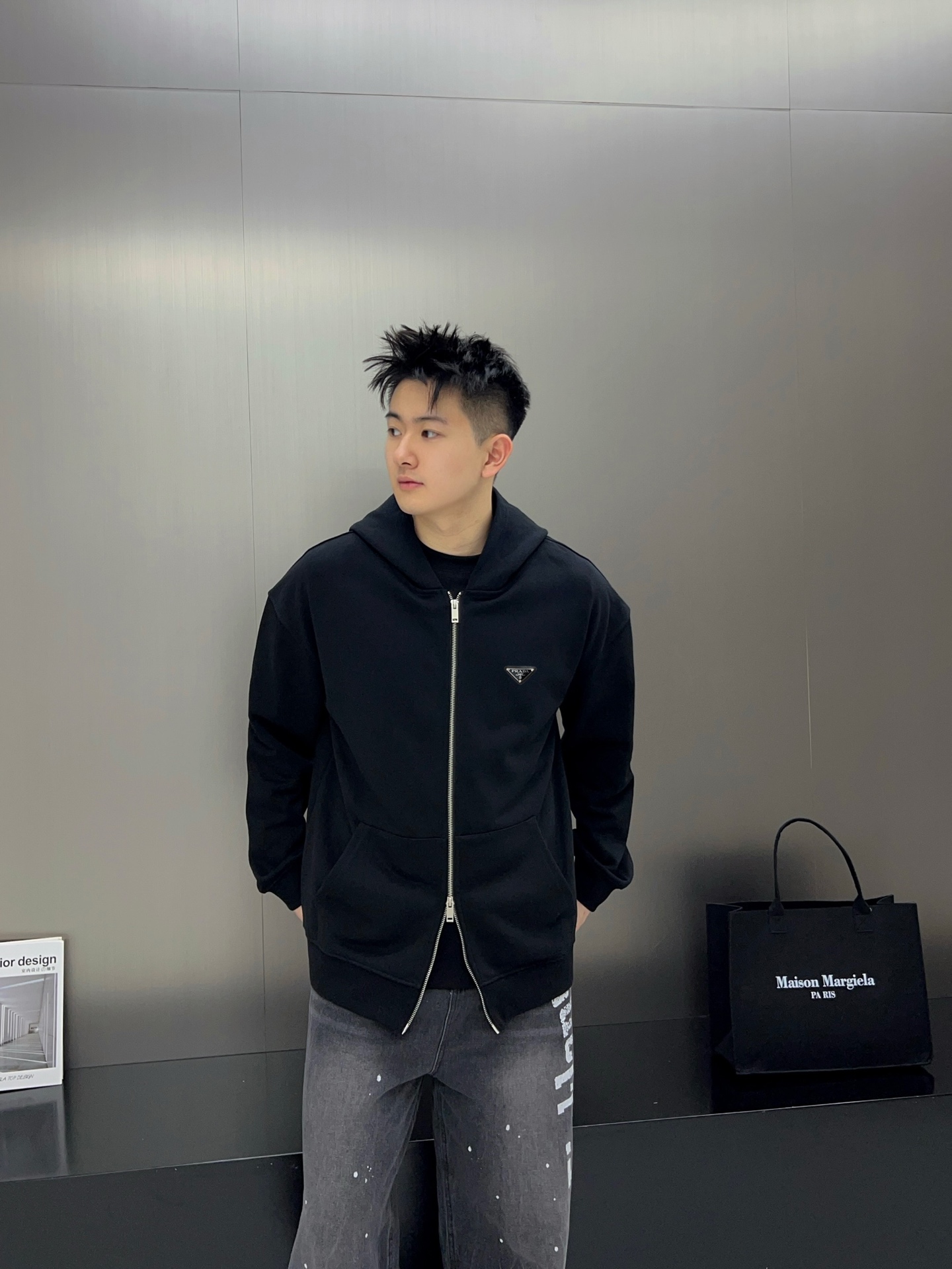 ￼ ￼ ￼ ￼ ￼ ￼ ￼ ￼ ￼ ￼ 普拉达 官网同步发行 胸前印花品牌logo 功能性 机能运动 男