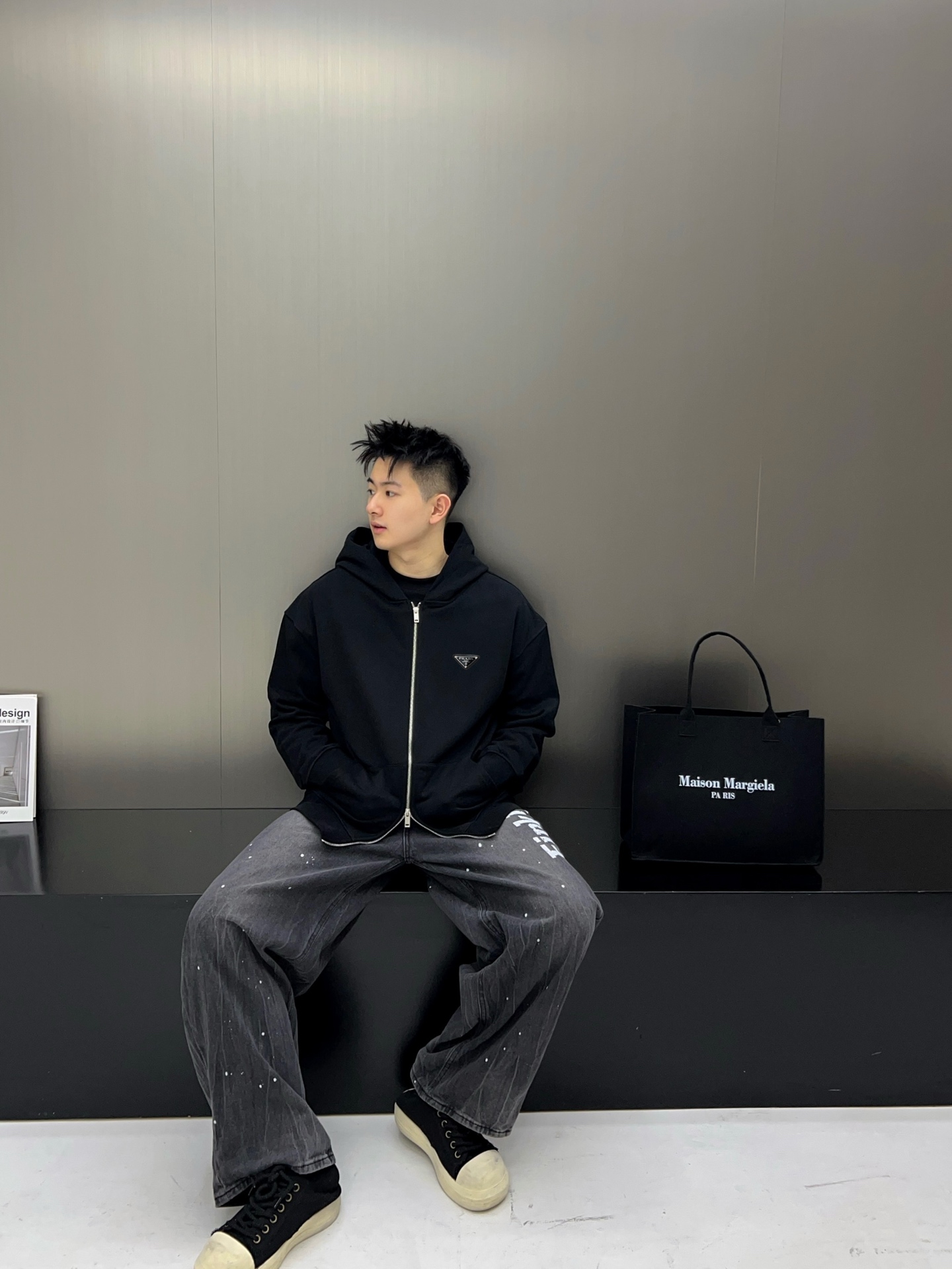 ￼ ￼ ￼ ￼ ￼ ￼ ￼ ￼ ￼ ￼ 普拉达 官网同步发行 胸前印花品牌logo 功能性 机能运动 男