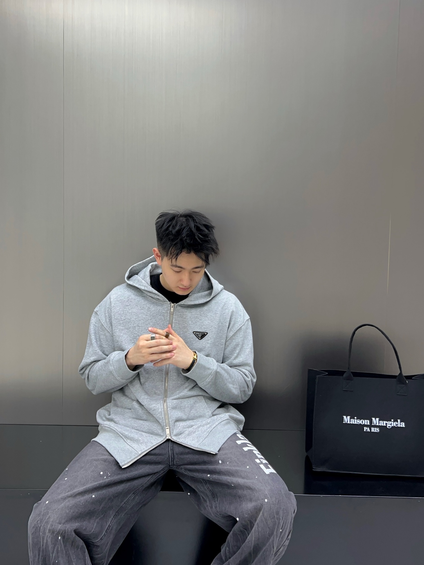 ￼ ￼ ￼ ￼ ￼ ￼ ￼ ￼ ￼ ￼ 普拉达 官网同步发行 胸前印花品牌logo 功能性 机能运动 男