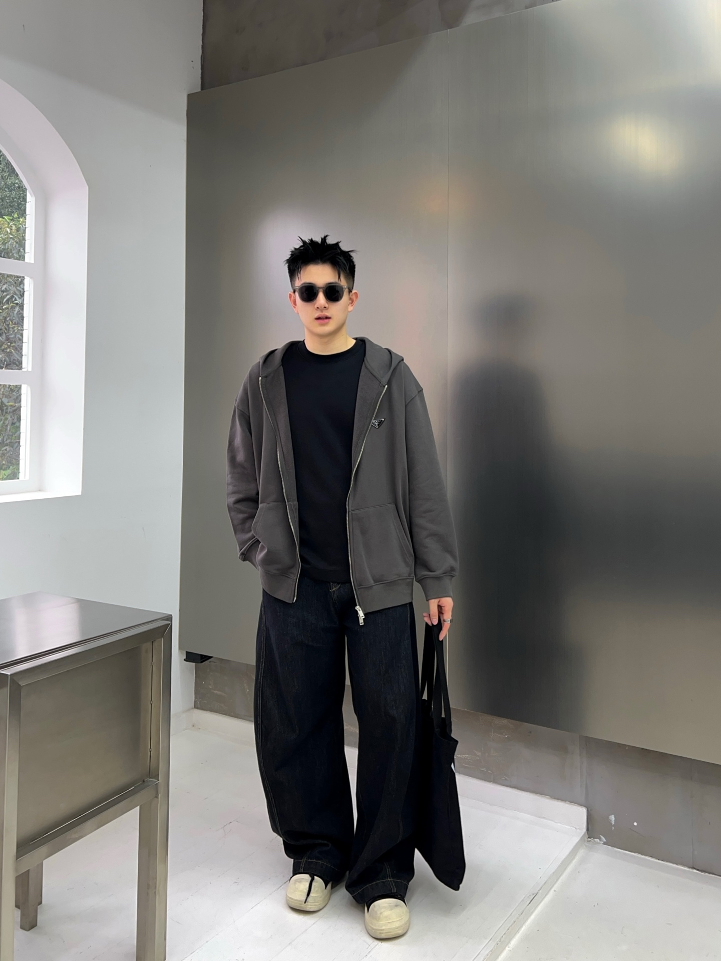 ￼ ￼ ￼ ￼ ￼ ￼ ￼ ￼ ￼ ￼ 普拉达 官网同步发行 胸前印花品牌logo 功能性 机能运动 男