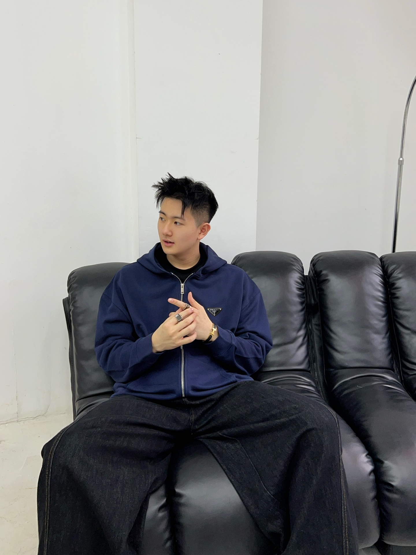 ￼ ￼ ￼ ￼ ￼ ￼ ￼ ￼ ￼ ￼ 普拉达 官网同步发行 胸前印花品牌logo 功能性 机能运动 男