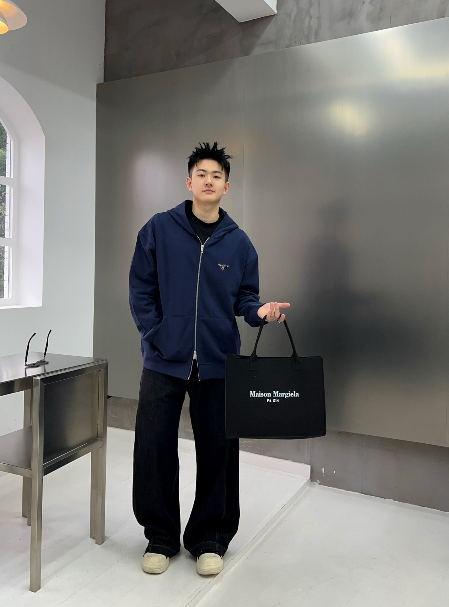 ￼ ￼ ￼ ￼ ￼ ￼ ￼ ￼ ￼ ￼ 普拉达 官网同步发行 胸前印花品牌logo 功能性 机能运动 男