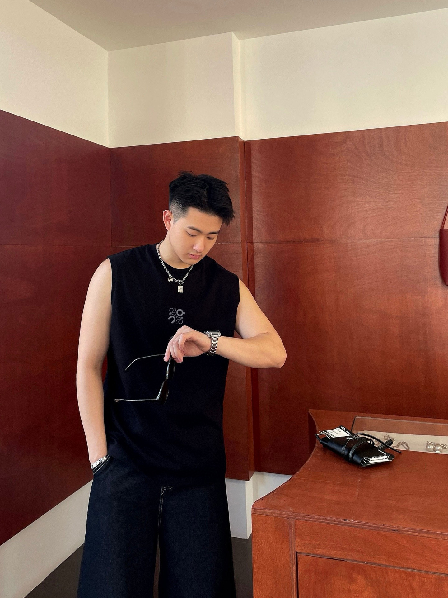 罗意威 官网最新上架 背心夏日必备单品 很显身材的一款 重工印花图案 简约大气 M-XXL （下单提供身