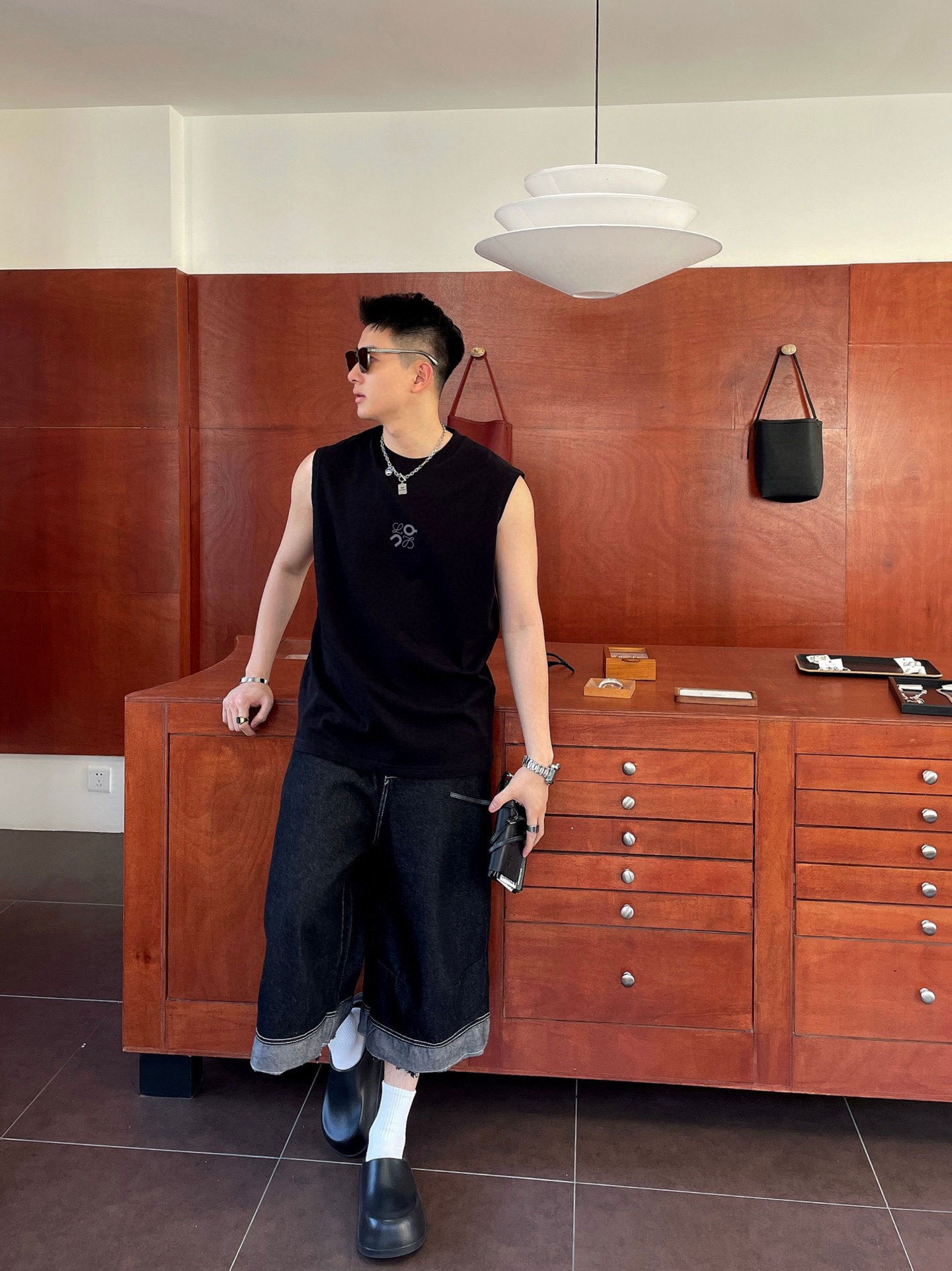 罗意威 官网最新上架 背心夏日必备单品 很显身材的一款 重工印花图案 简约大气 M-XXL （下单提供身