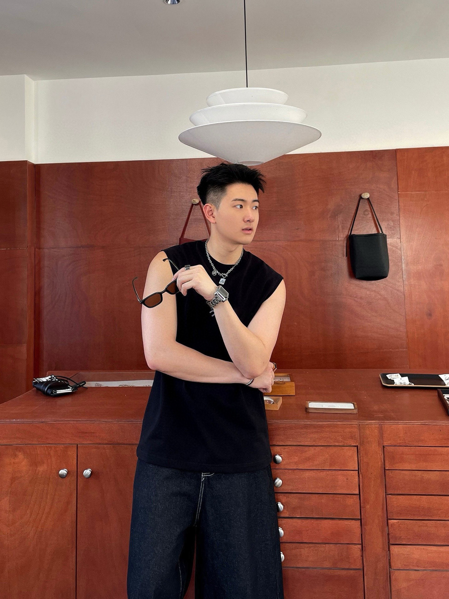 罗意威 官网最新上架 背心夏日必备单品 很显身材的一款 重工印花图案 简约大气 M-XXL （下单提供身