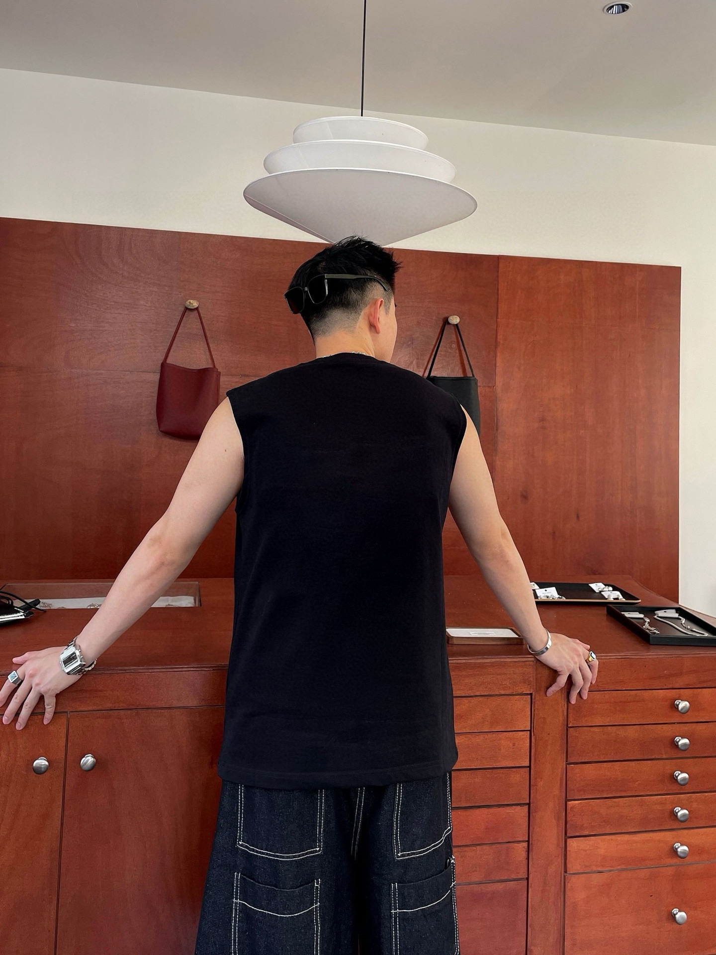 罗意威 官网最新上架 背心夏日必备单品 很显身材的一款 重工印花图案 简约大气 M-XXL （下单提供身