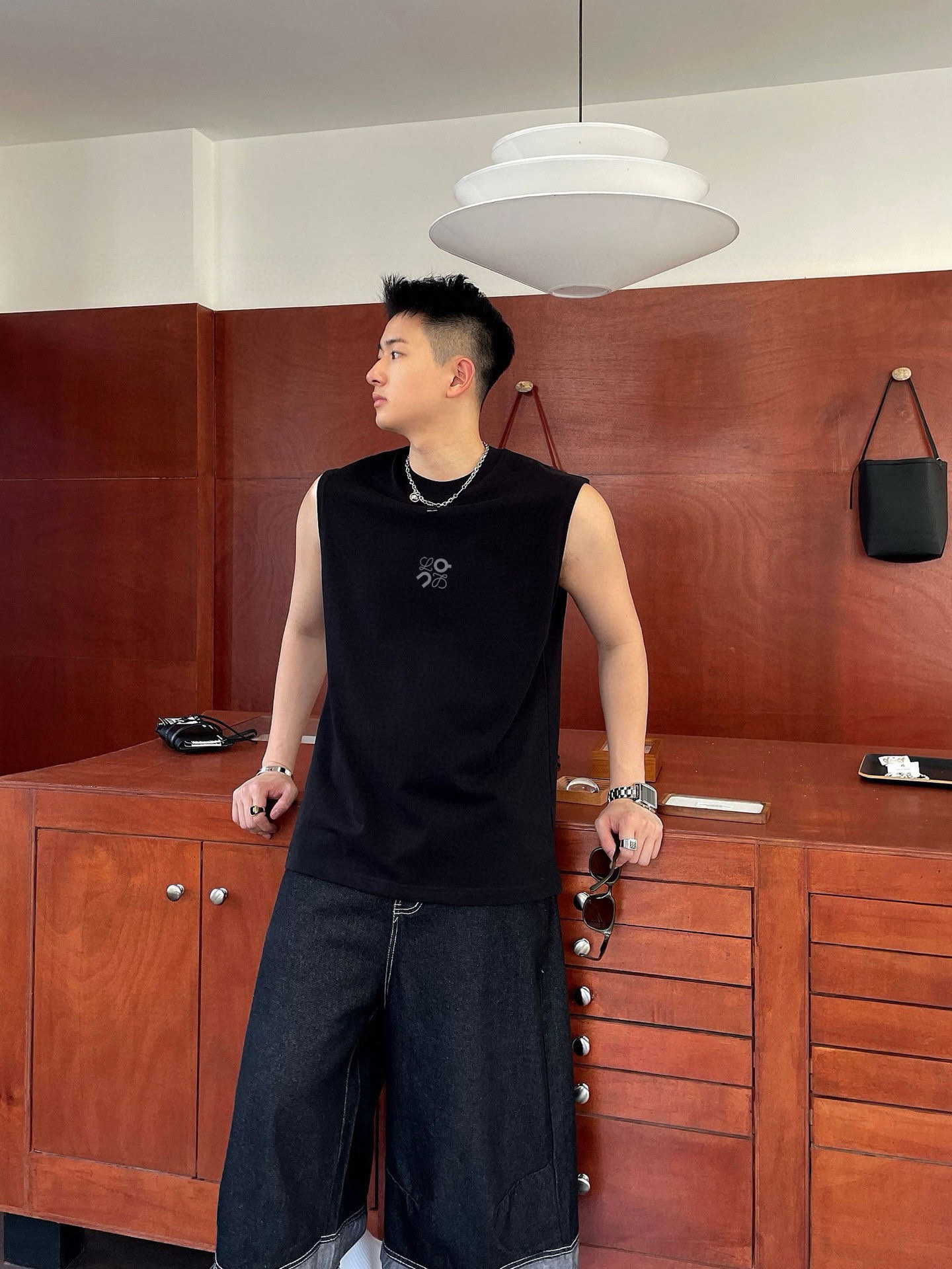 罗意威 官网最新上架 背心夏日必备单品 很显身材的一款 重工印花图案 简约大气 M-XXL （下单提供身