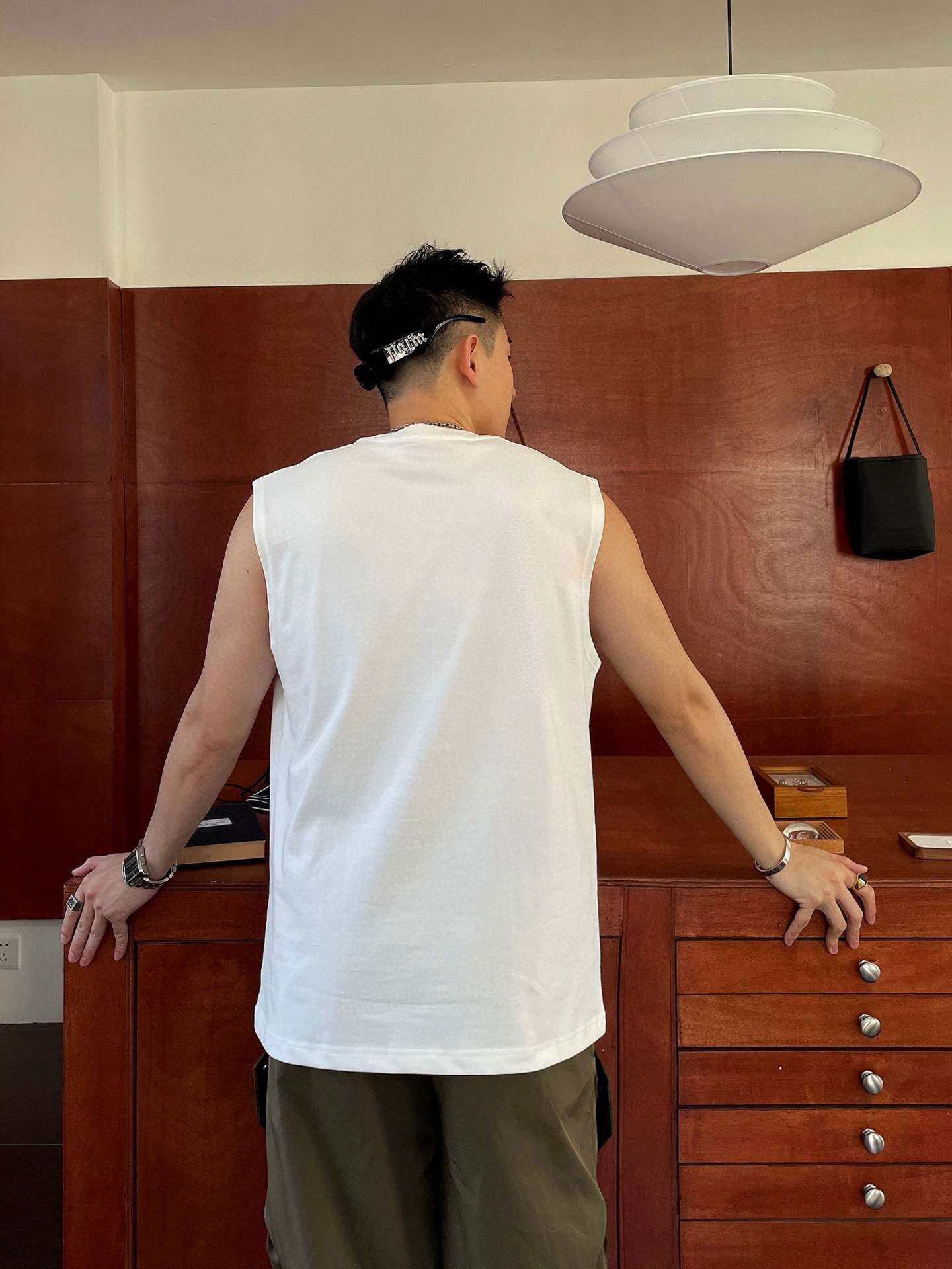 罗意威 官网最新上架 背心夏日必备单品 很显身材的一款 重工印花图案 简约大气 M-XXL （下单提供身