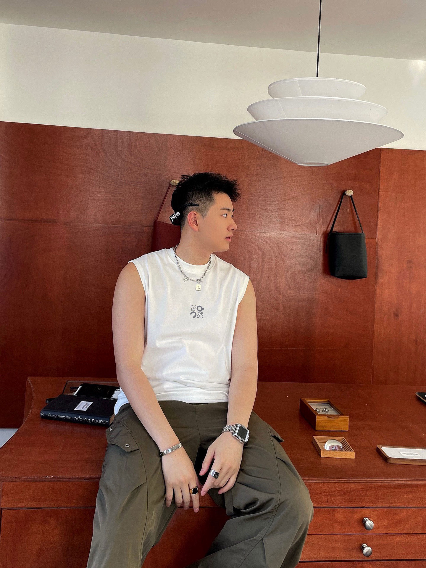 罗意威 官网最新上架 背心夏日必备单品 很显身材的一款 重工印花图案 简约大气 M-XXL （下单提供身