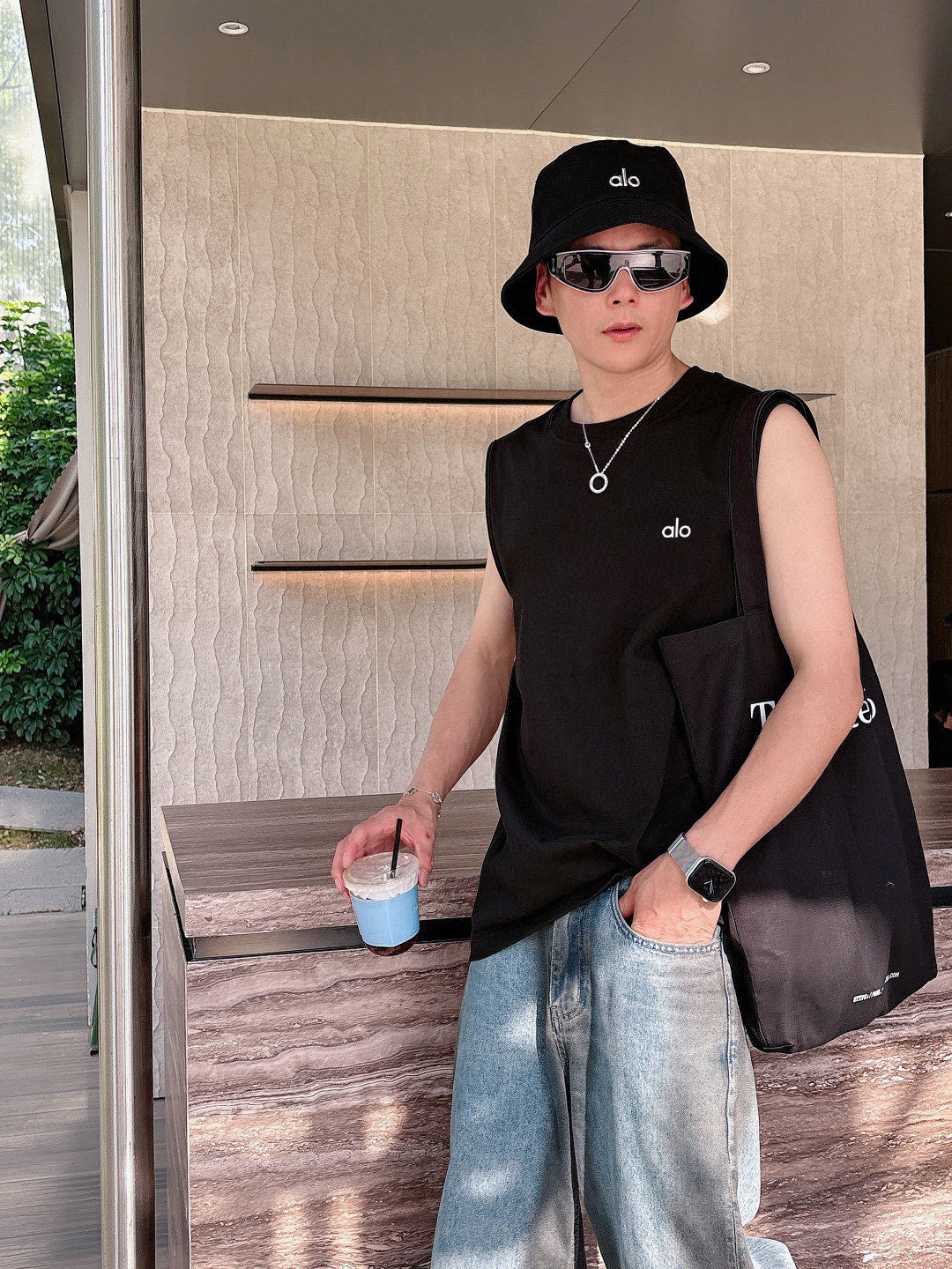 alo 官网最新上架 背心夏日必备单品 很显身材的一款 重工印花图案 简约大气 M-XXL （下单提供身