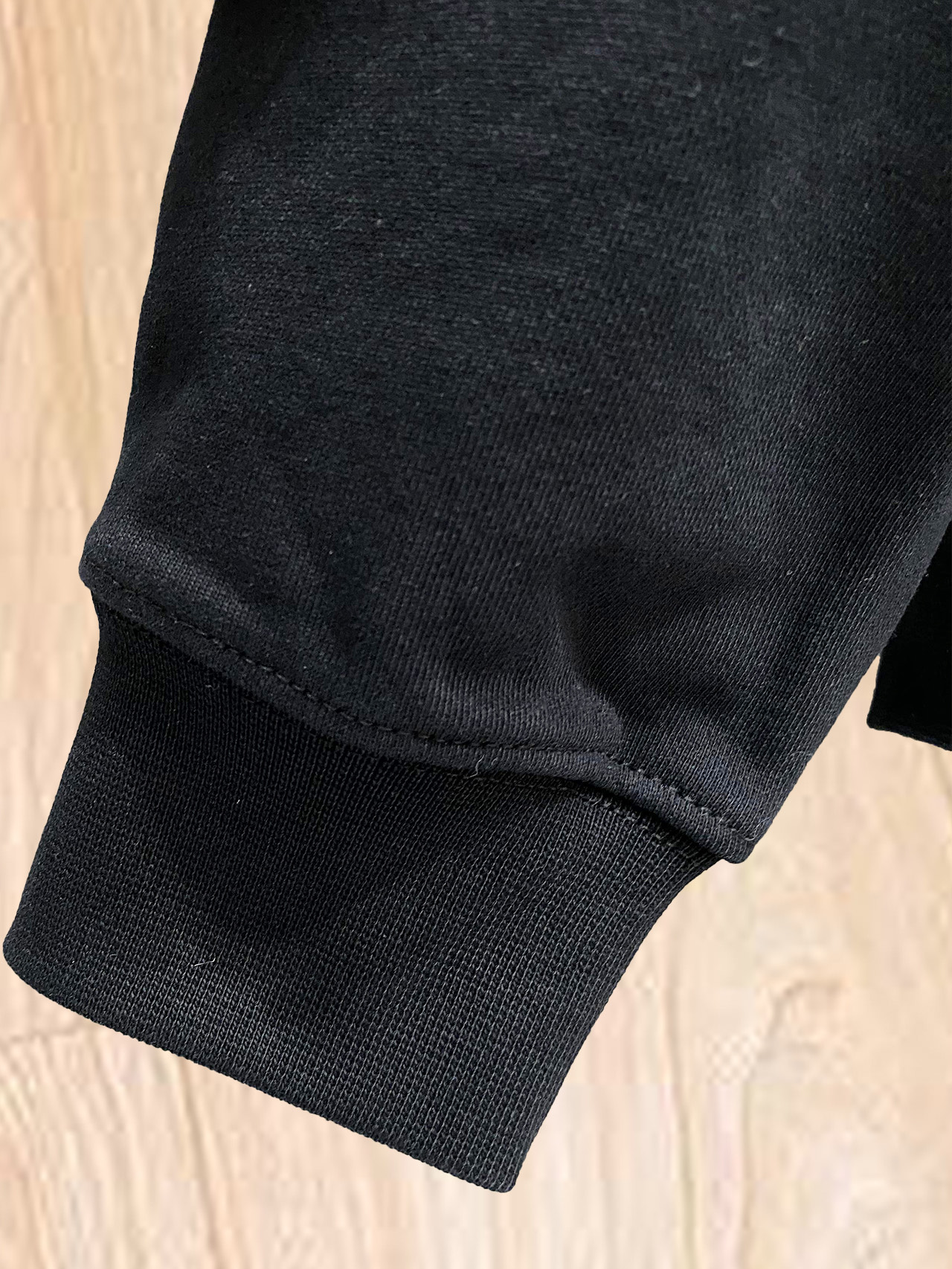 ￼ ￼ ￼ ￼ ￼ ￼ 汤姆布朗 官网 新款字母印花双层重工字母图案不管是T桖还是卫衣都是每年的爆款单品