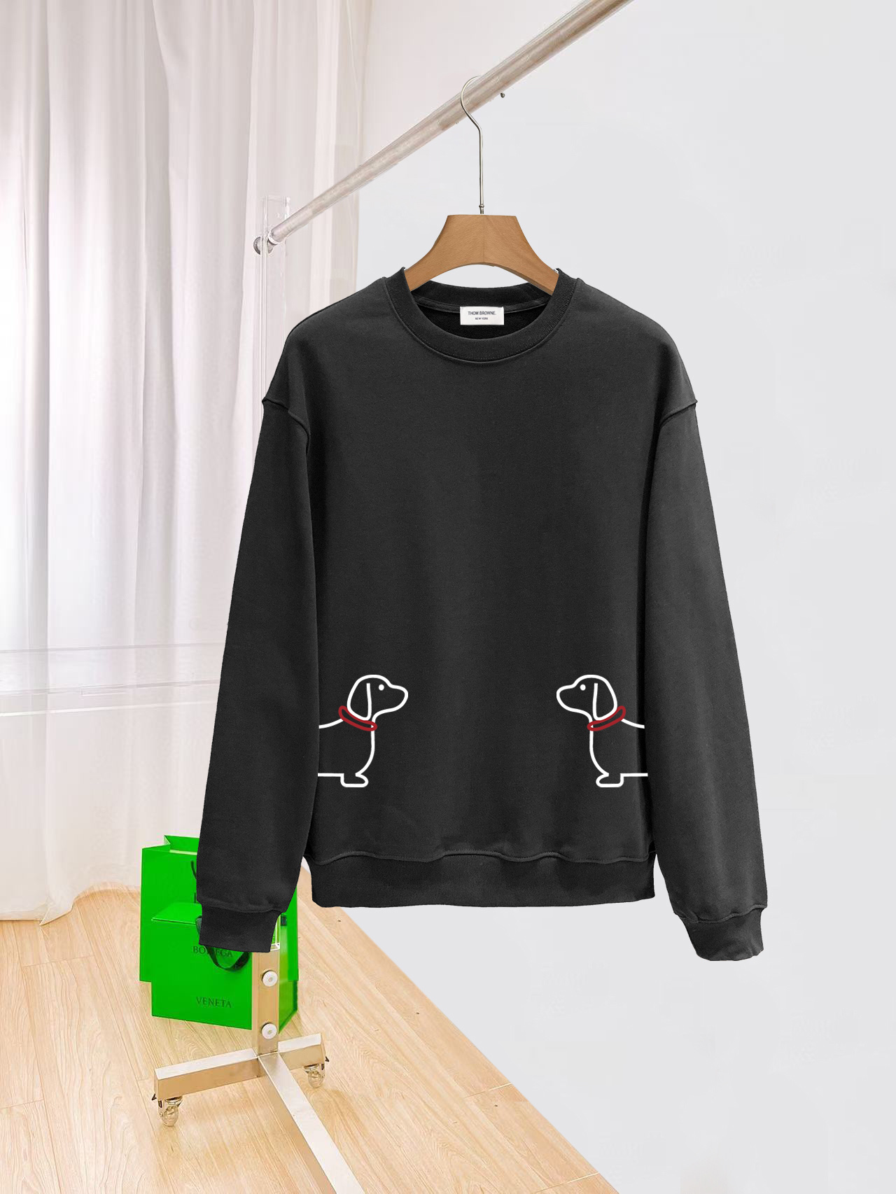 ￼ ￼ ￼ ￼ ￼ ￼ 汤姆布朗 官网 新款字母印花双层重工字母图案不管是T桖还是卫衣都是每年的爆款单品