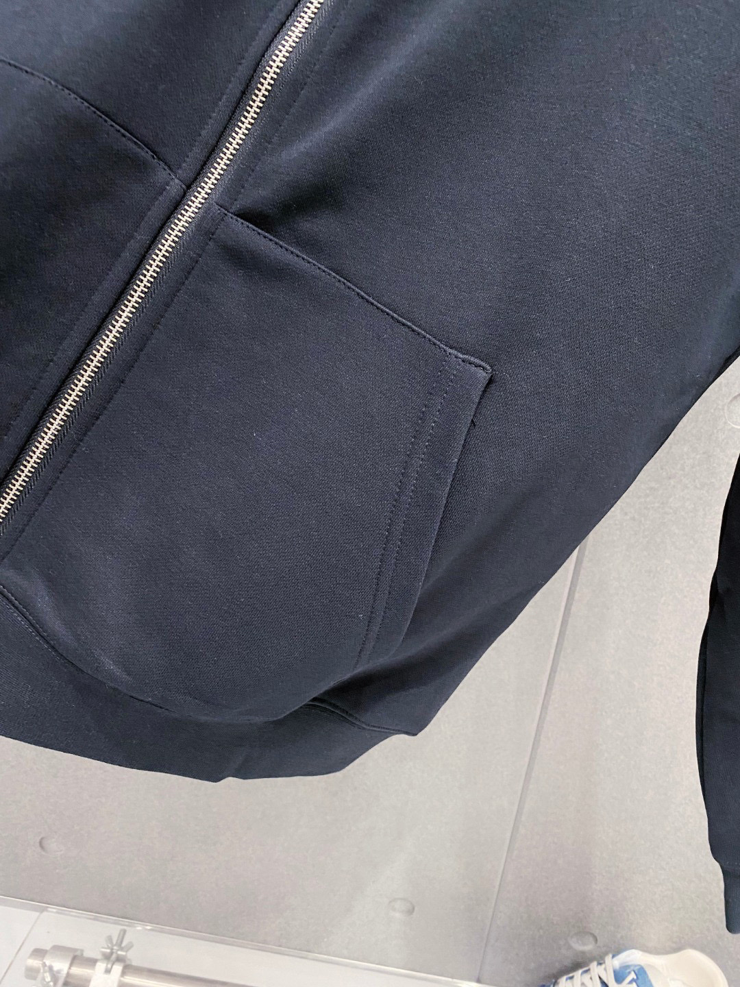 ￼ ￼ ￼ ￼ ￼ ￼ ￼ ￼ ￼ ￼ 普拉达 官网同步发行 胸前印花品牌logo 功能性 机能运动 男