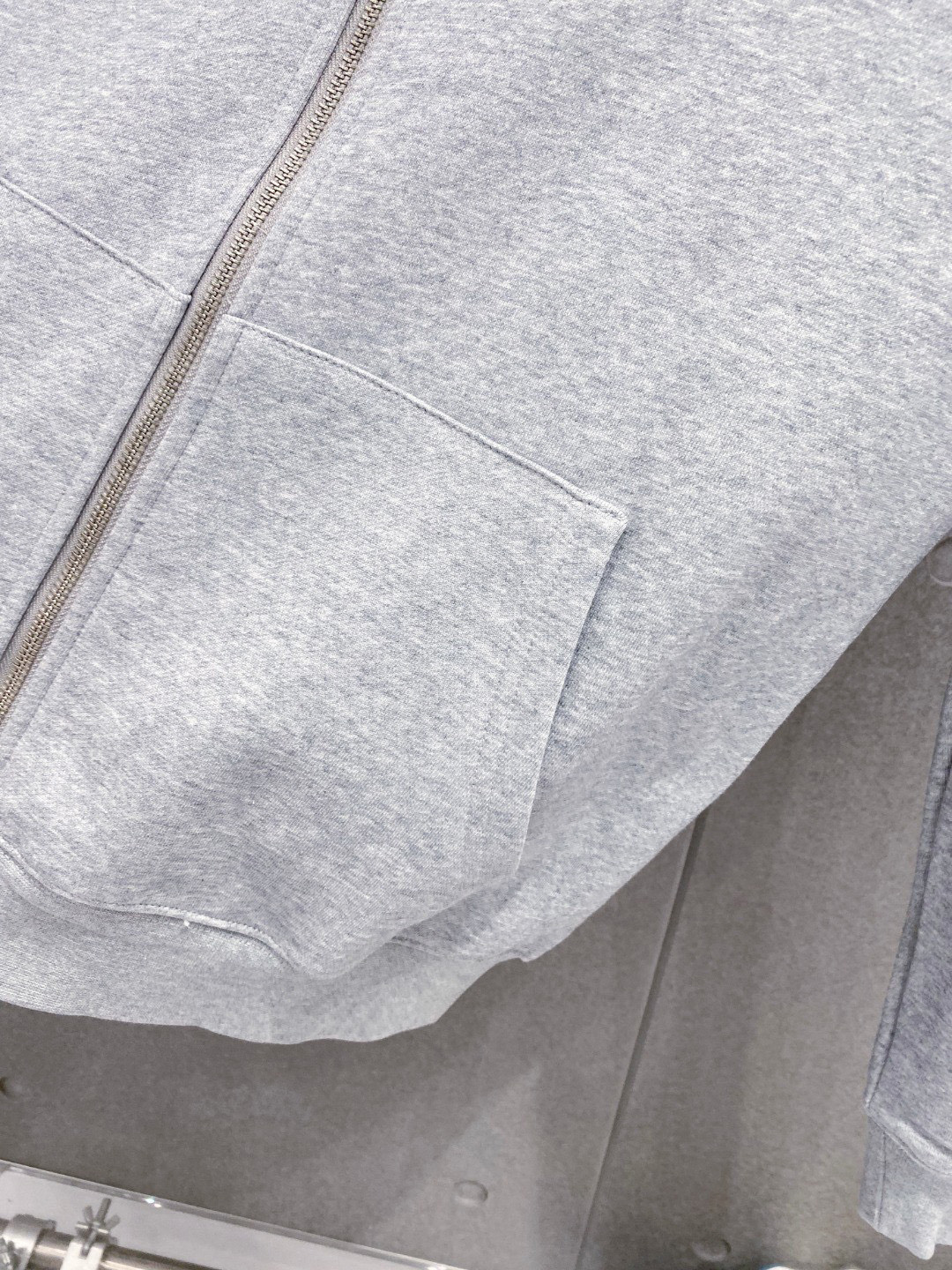 ￼ ￼ ￼ ￼ ￼ ￼ ￼ ￼ ￼ ￼ 普拉达 官网同步发行 胸前印花品牌logo 功能性 机能运动 男