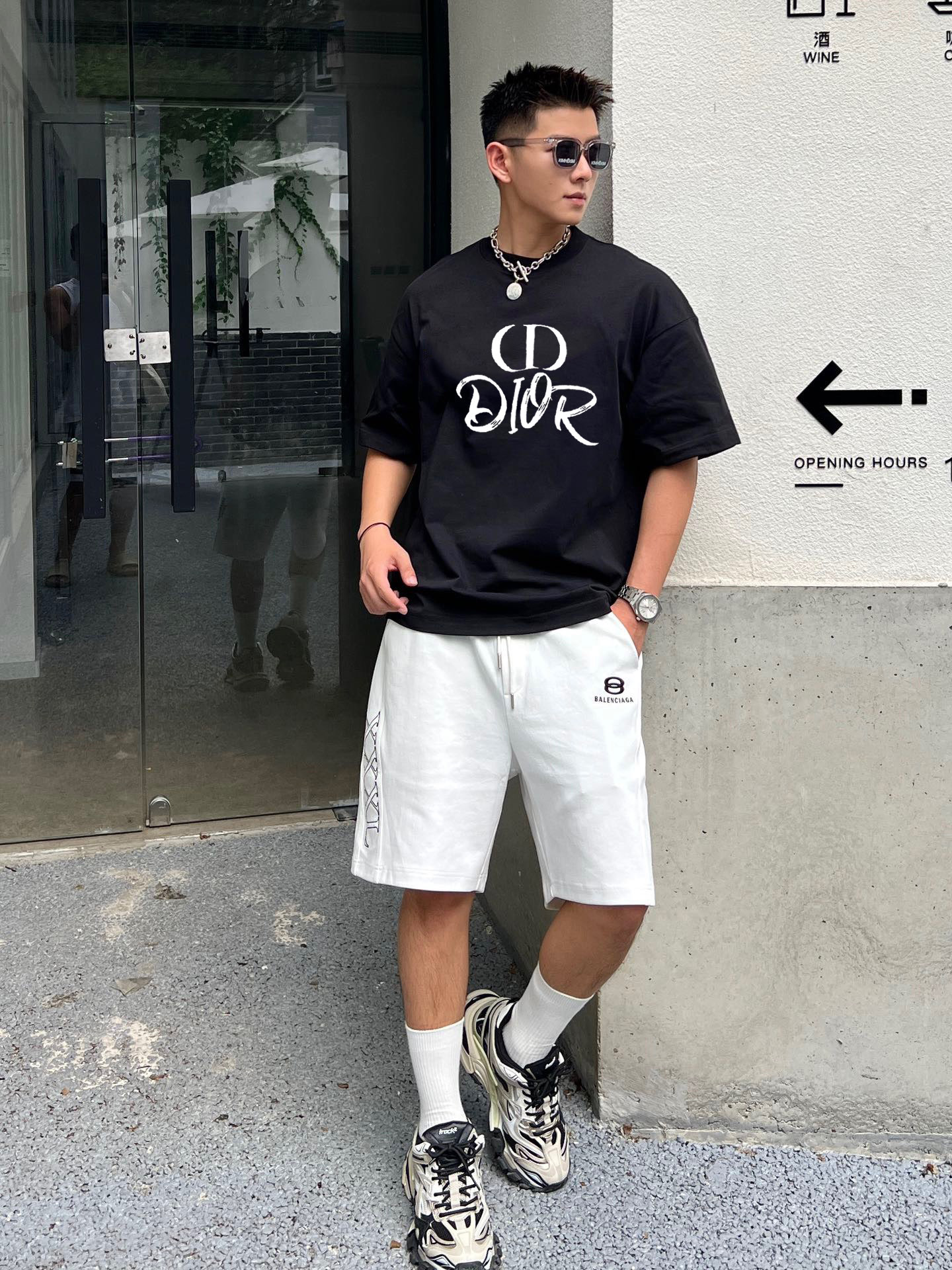 ￼ ￼ ￼ ￼ ￼ ￼ ￼ ￼ 迪奥 新款字母印花双层重工短袖T桖 字母图案不管是T桖还是卫衣都是每年的