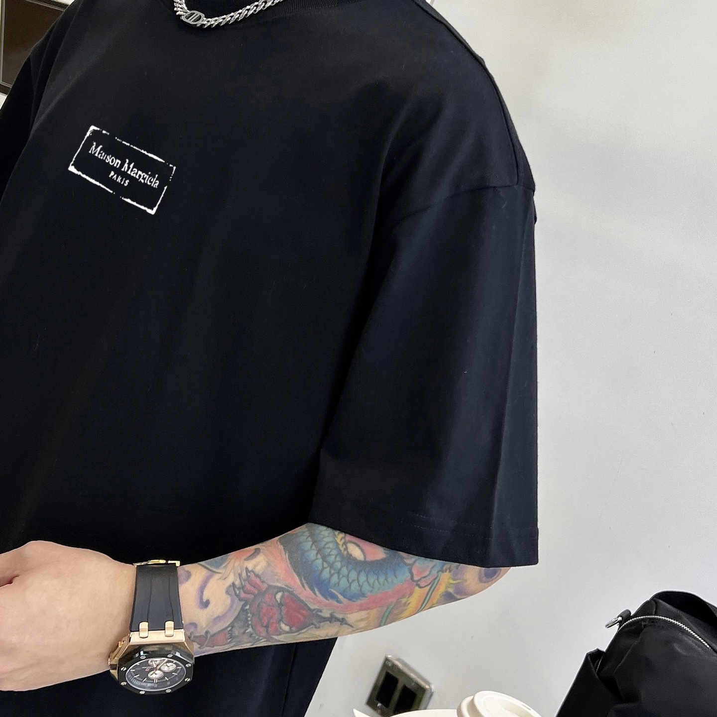 ￼ ￼ ￼ ￼ ￼ ￼ ￼ 马吉拉 新款字母印花双层重工短袖T桖 字母图案不管是T桖还是卫衣都是每年的爆