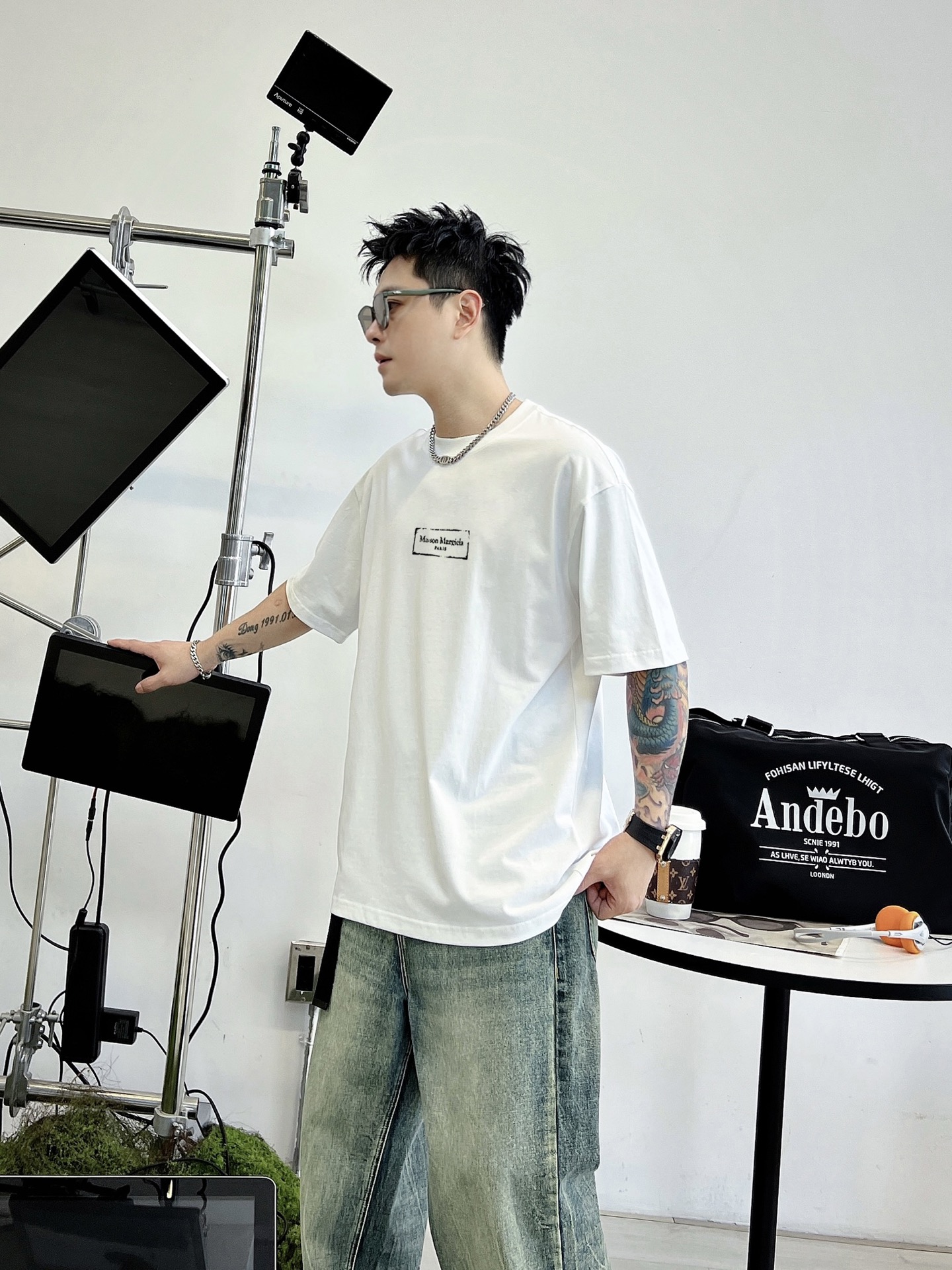 ￼ ￼ ￼ ￼ ￼ ￼ ￼ ￼ 马吉拉 新款字母印花双层重工短袖T桖 字母图案不管是T桖还是卫衣都是每年