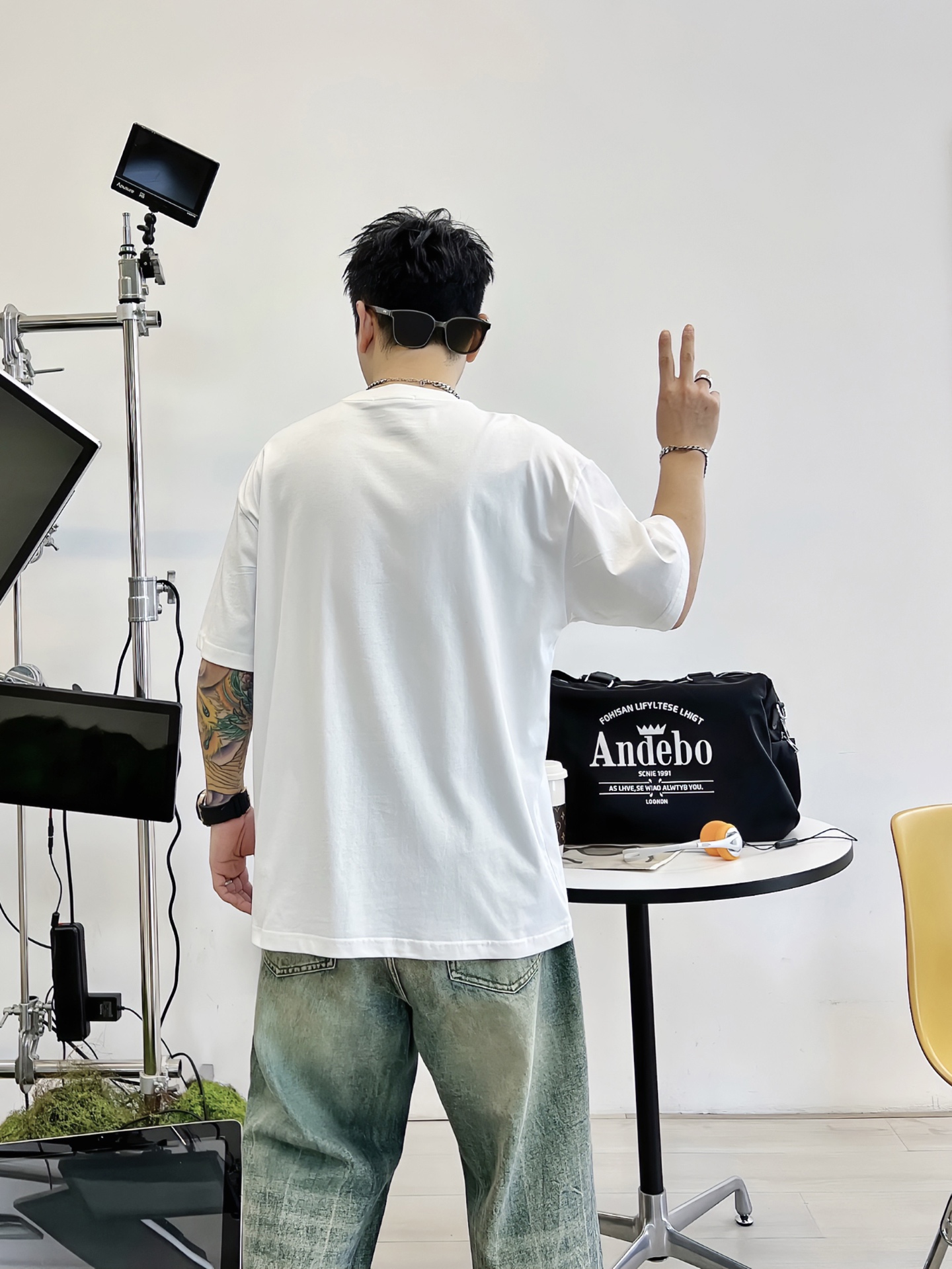 ￼ ￼ ￼ ￼ ￼ ￼ ￼ ￼ 马吉拉 新款字母印花双层重工短袖T桖 字母图案不管是T桖还是卫衣都是每年