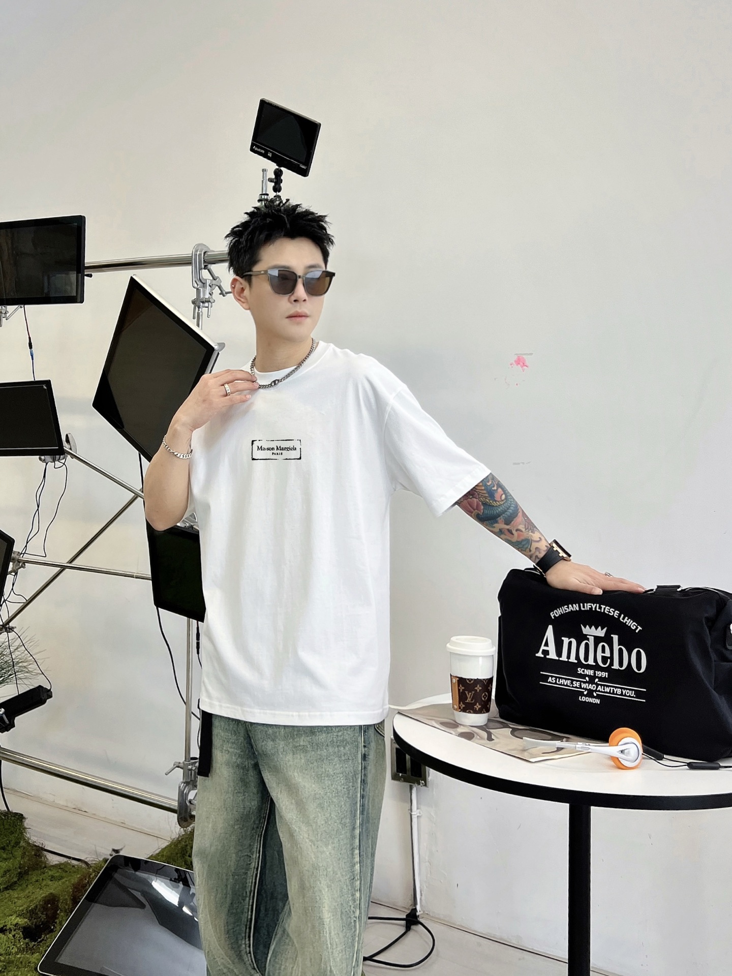 ￼ ￼ ￼ ￼ ￼ ￼ ￼ ￼ 马吉拉 新款字母印花双层重工短袖T桖 字母图案不管是T桖还是卫衣都是每年