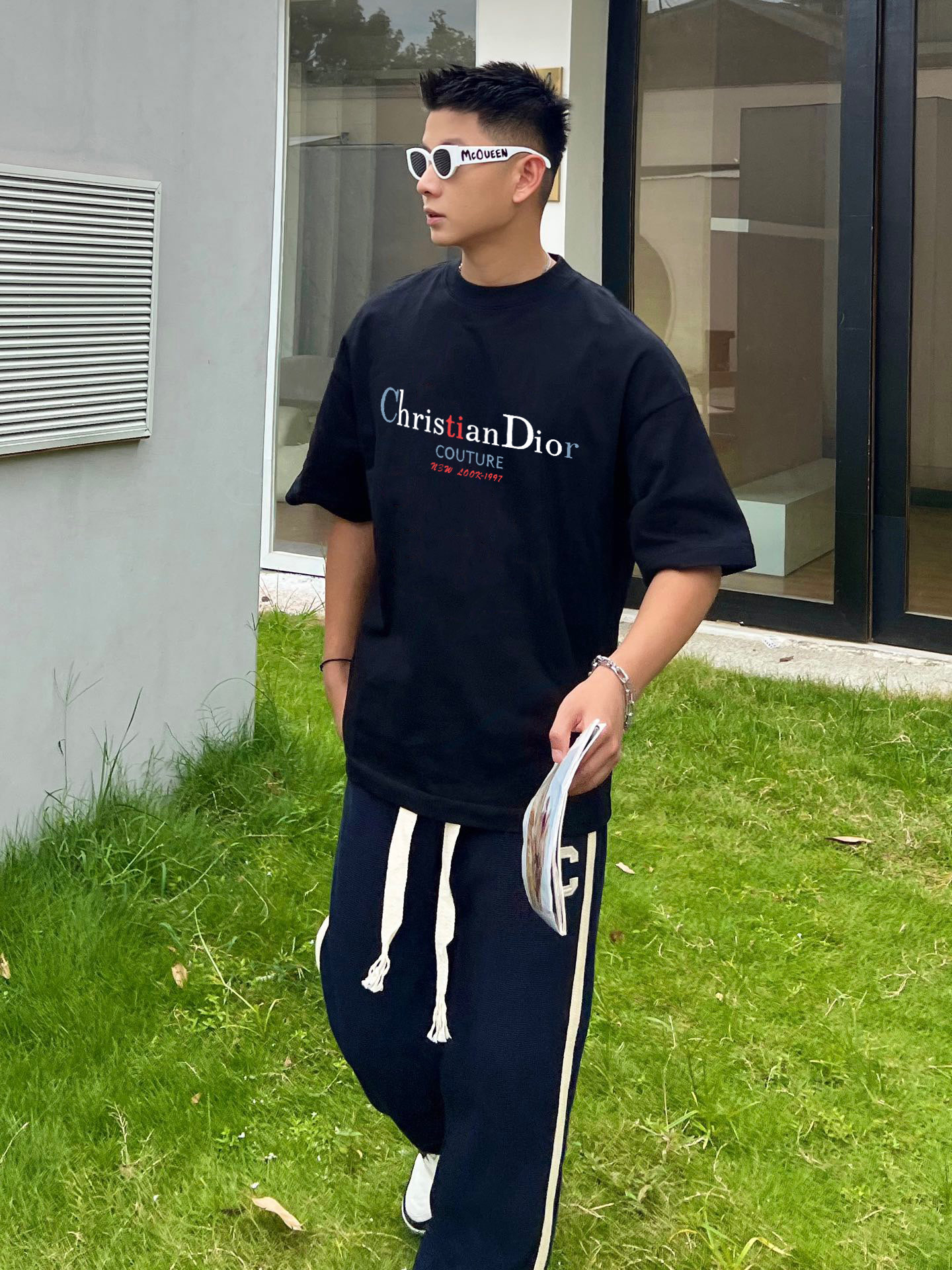 ￼ ￼ ￼ ￼ ￼ ￼ 迪奥 新款字母印花双层重工短袖T桖 字母图案不管是T桖还是卫衣都是每年的爆款单品