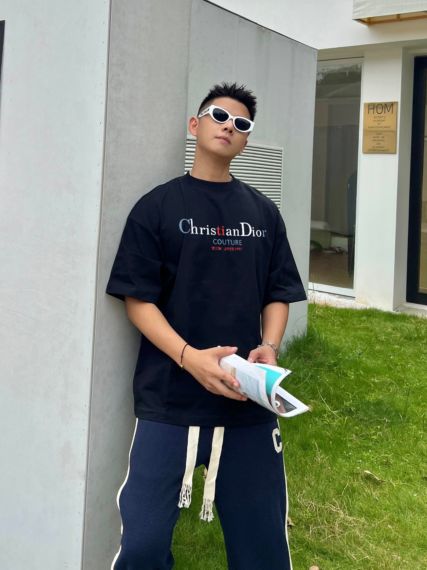 ￼ ￼ ￼ ￼ ￼ ￼ 迪奥 新款字母印花双层重工短袖T桖 字母图案不管是T桖还是卫衣都是每年的爆款单品