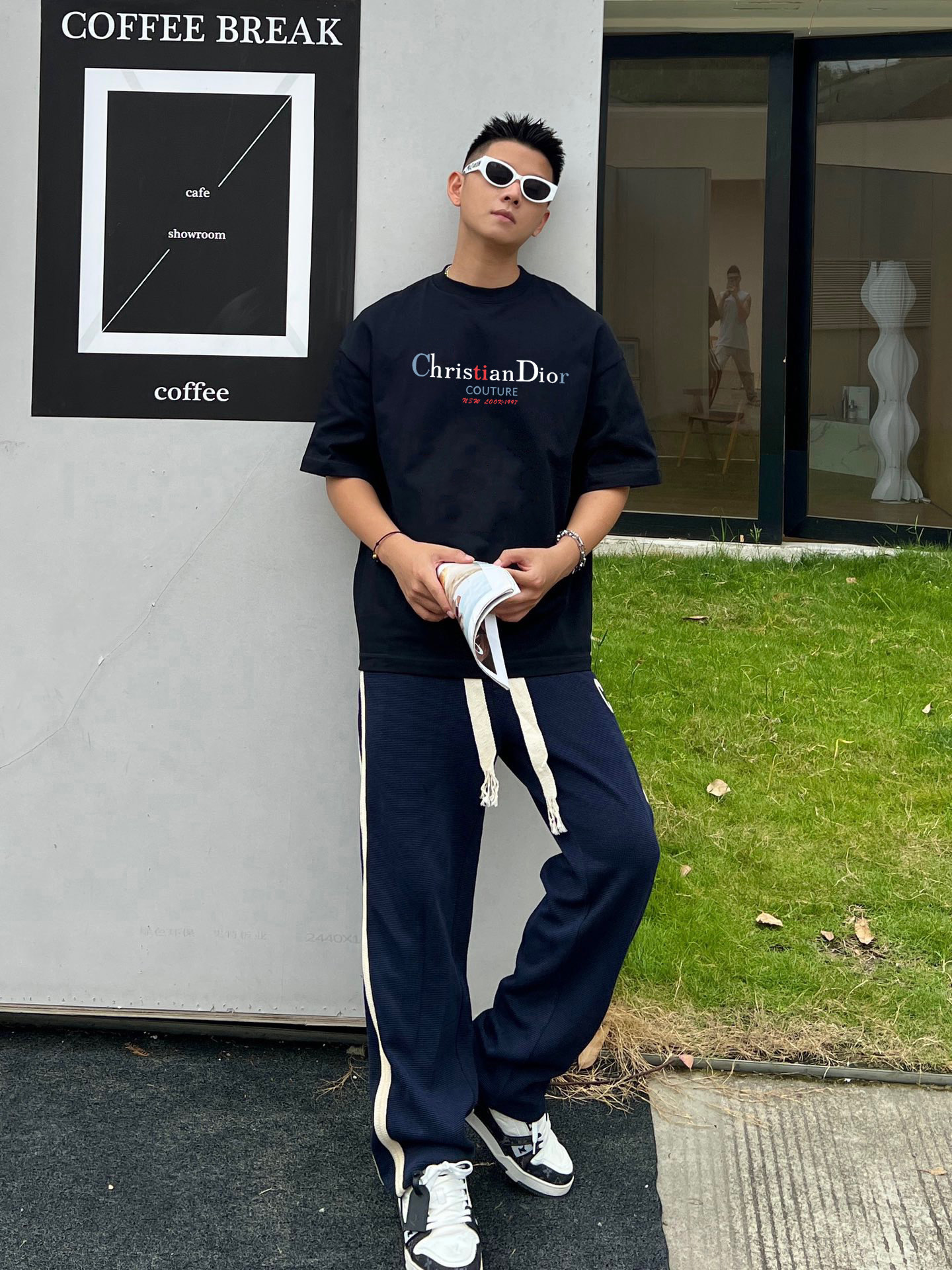 ￼ ￼ ￼ ￼ ￼ ￼ 迪奥 新款字母印花双层重工短袖T桖 字母图案不管是T桖还是卫衣都是每年的爆款单品