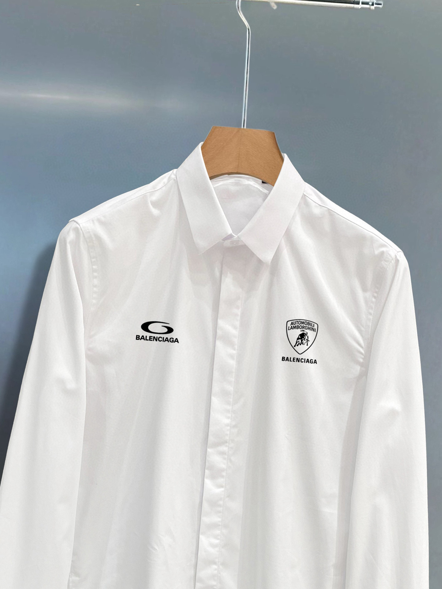 ￼ ￼￼ ￼ 巴黎世家 专柜最新款男士必备款衬衫，100%天然棉，舒服透气，原单狠货，原版面料，柔软舒适