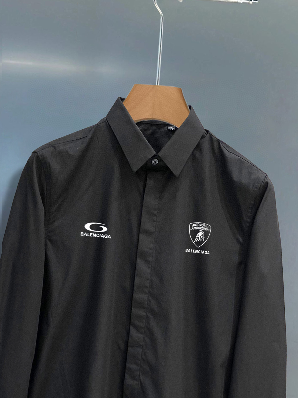 ￼ ￼￼ ￼ 巴黎世家 专柜最新款男士必备款衬衫，100%天然棉，舒服透气，原单狠货，原版面料，柔软舒适