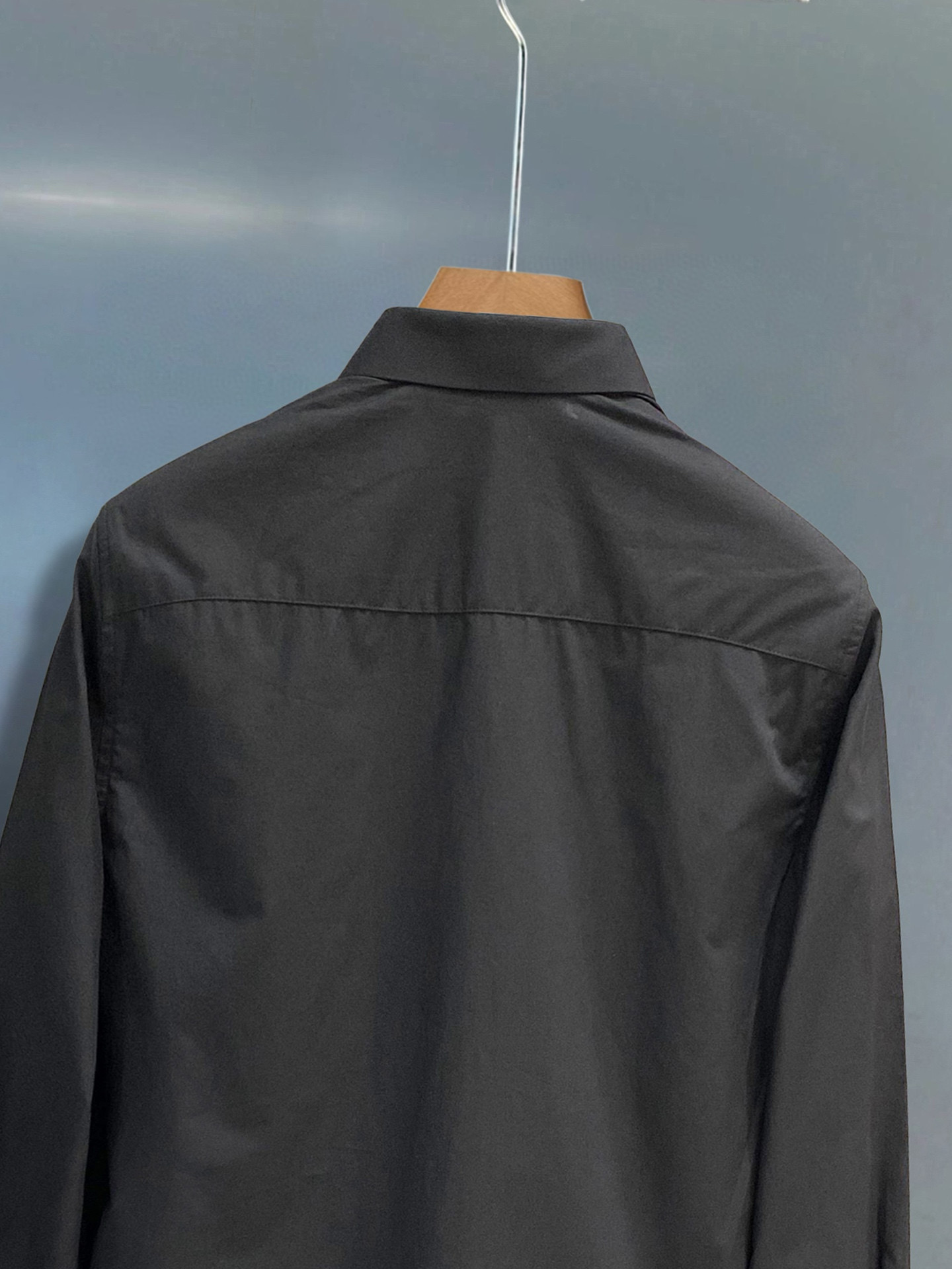 ￼ ￼￼ ￼ 巴黎世家 专柜最新款男士必备款衬衫，100%天然棉，舒服透气，原单狠货，原版面料，柔软舒适