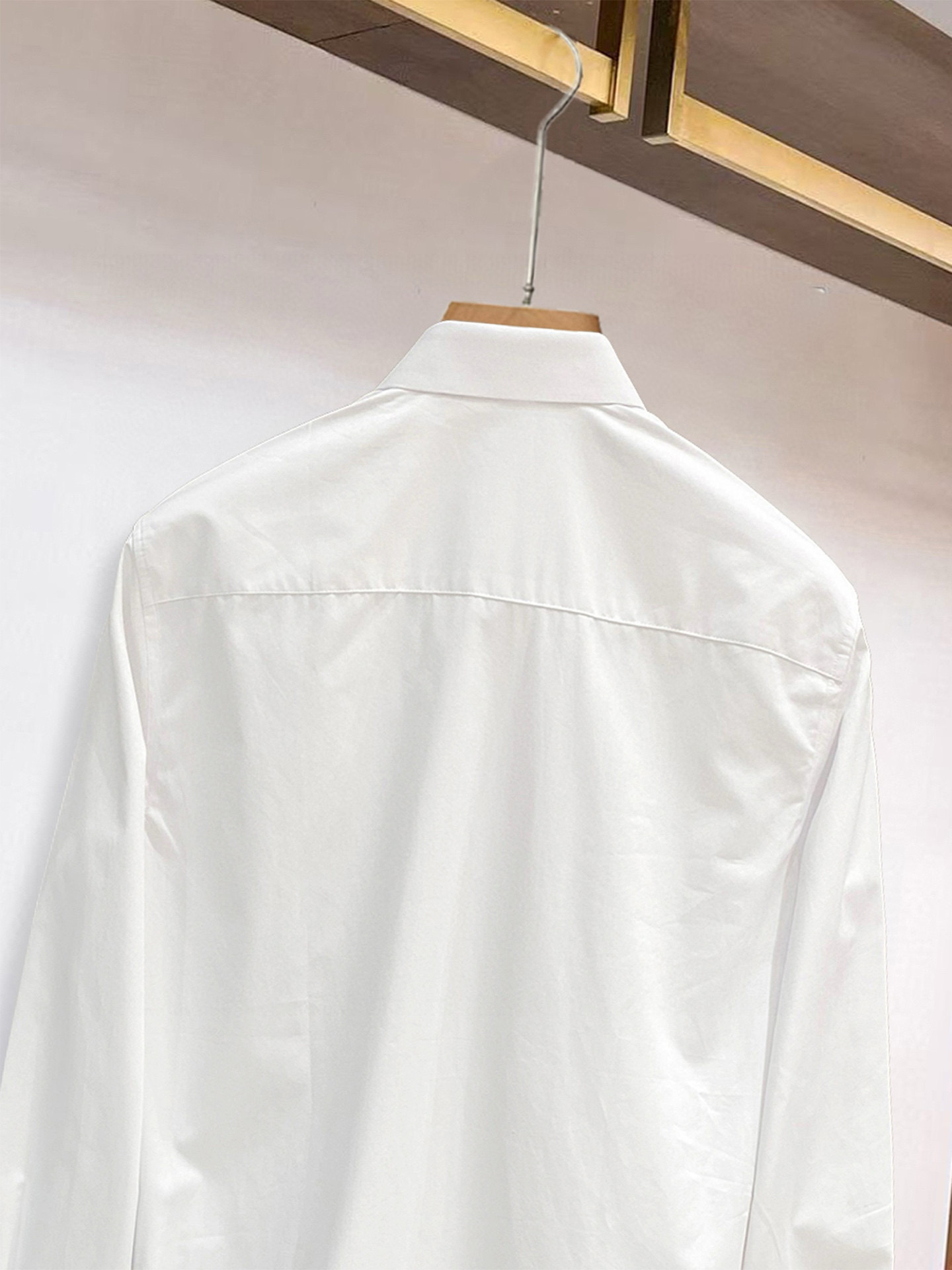 ￼ ￼￼ ￼ 赛琳 专柜最新款男士必备款衬衫，100%天然棉，舒服透气，原单狠货，原版面料，柔软舒适，上