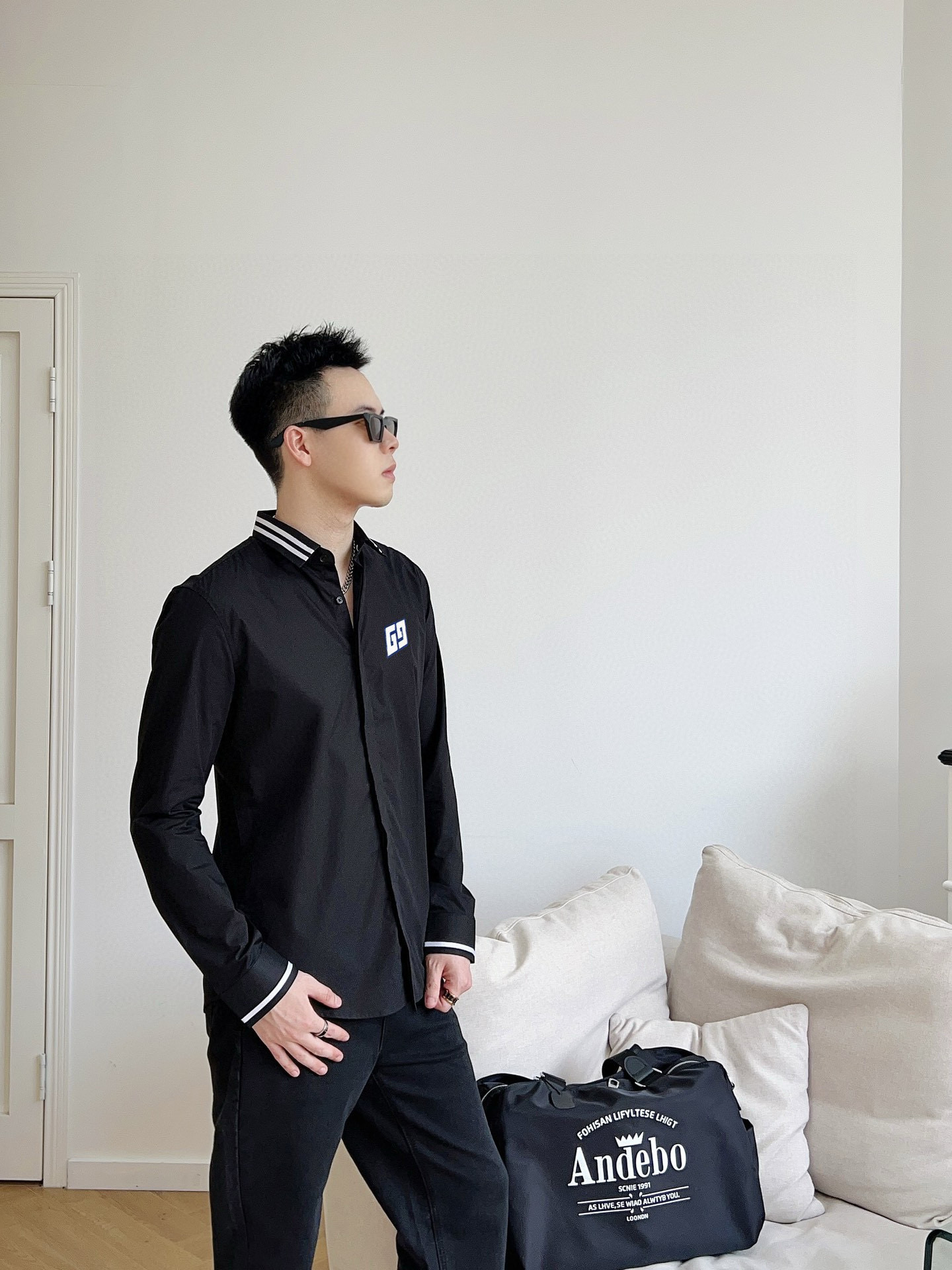 ￼ ￼ ￼ ￼ ￼ ￼ ￼ ￼ 酷奇 专柜最新春款男士必备款衬衫，100%天然棉，舒服透气，原单狠货，原