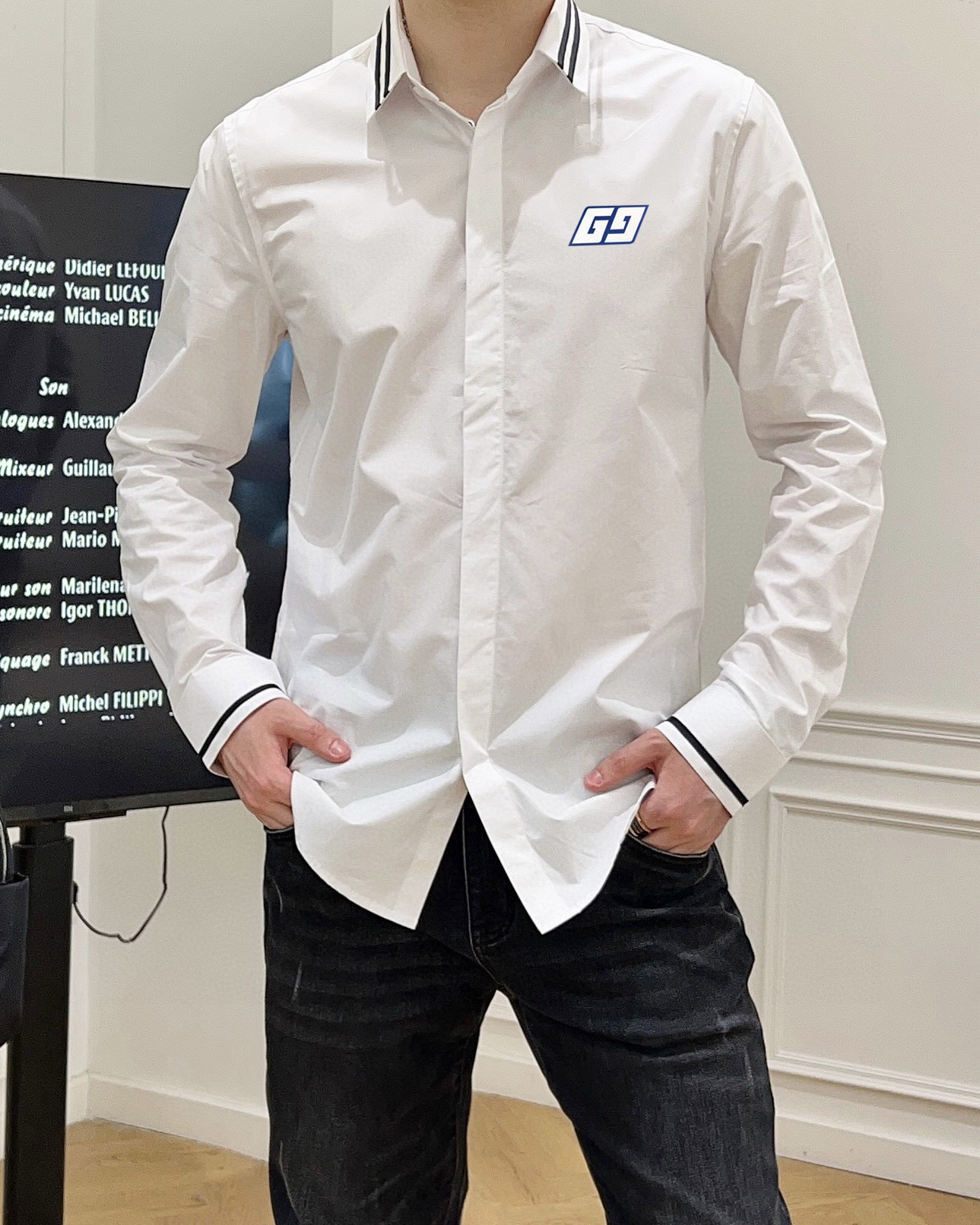 ￼ ￼ ￼ ￼ ￼ ￼ ￼ ￼ 酷奇 专柜最新春款男士必备款衬衫，100%天然棉，舒服透气，原单狠货，原