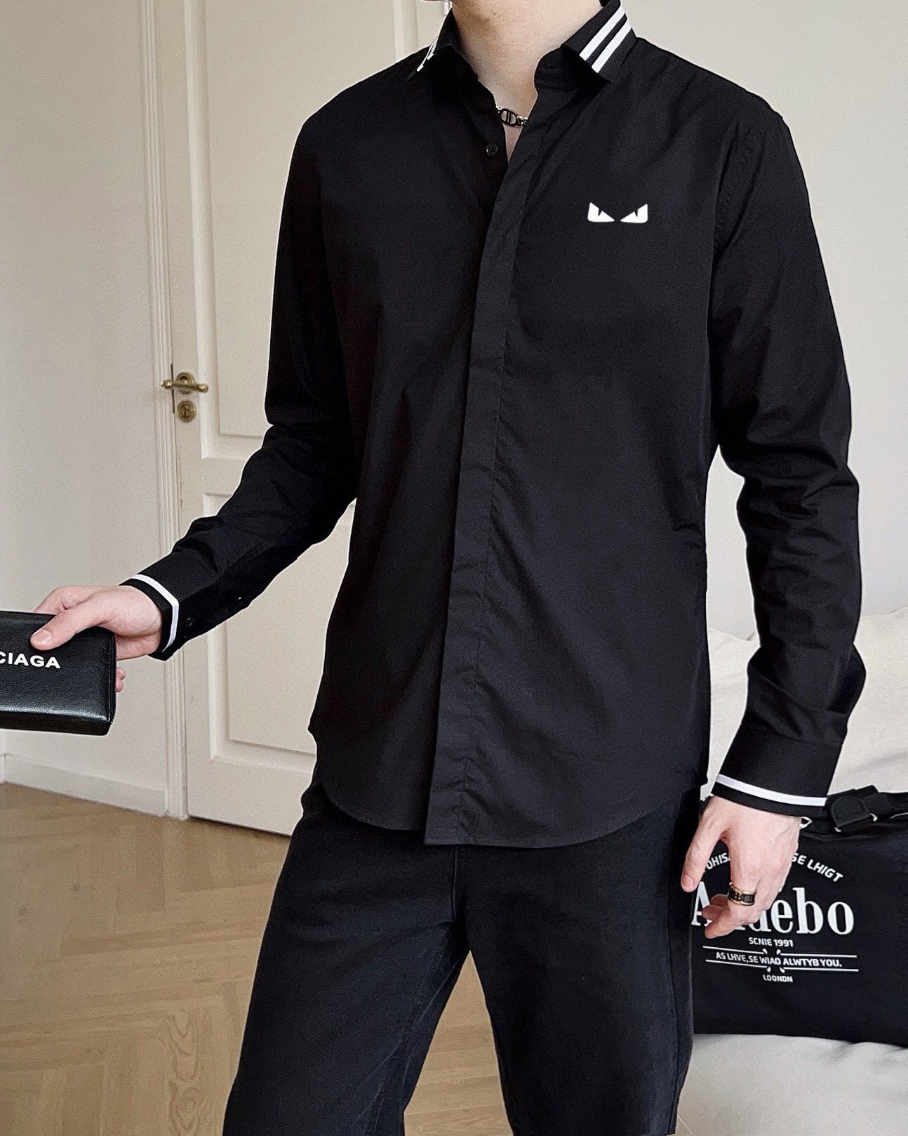 ￼ ￼ ￼ ￼ ￼ ￼ ￼ ￼ 芬迪 专柜最新春款男士必备款衬衫，100%天然棉，舒服透气，原单狠货，原