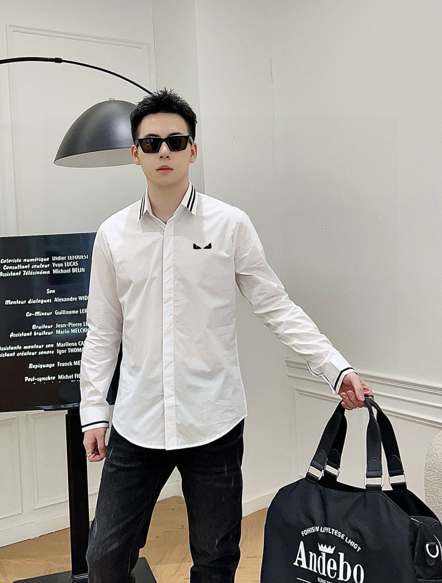 ￼ ￼ ￼ ￼ ￼ ￼ ￼ ￼ 芬迪 专柜最新春款男士必备款衬衫，100%天然棉，舒服透气，原单狠货，原