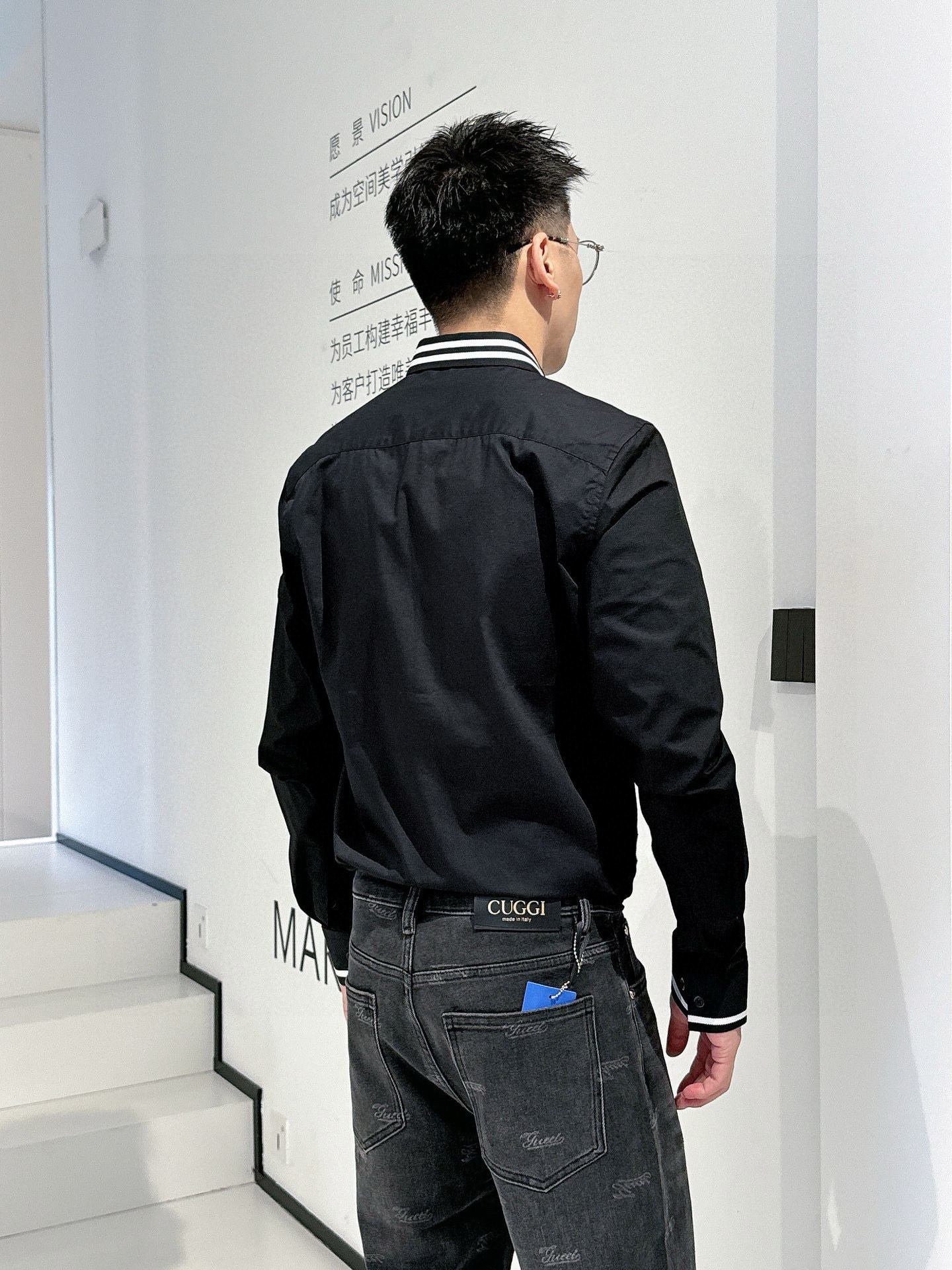 ￼ ￼ ￼ ￼ ￼ ￼ ￼ ￼ 迪奥 专柜最新春款男士必备款衬衫，100%天然棉，舒服透气，原单狠货，原