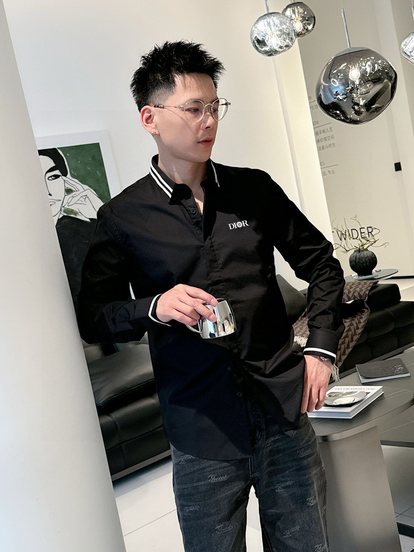 ￼ ￼ ￼ ￼ ￼ ￼ ￼ ￼ 迪奥 专柜最新春款男士必备款衬衫，100%天然棉，舒服透气，原单狠货，原