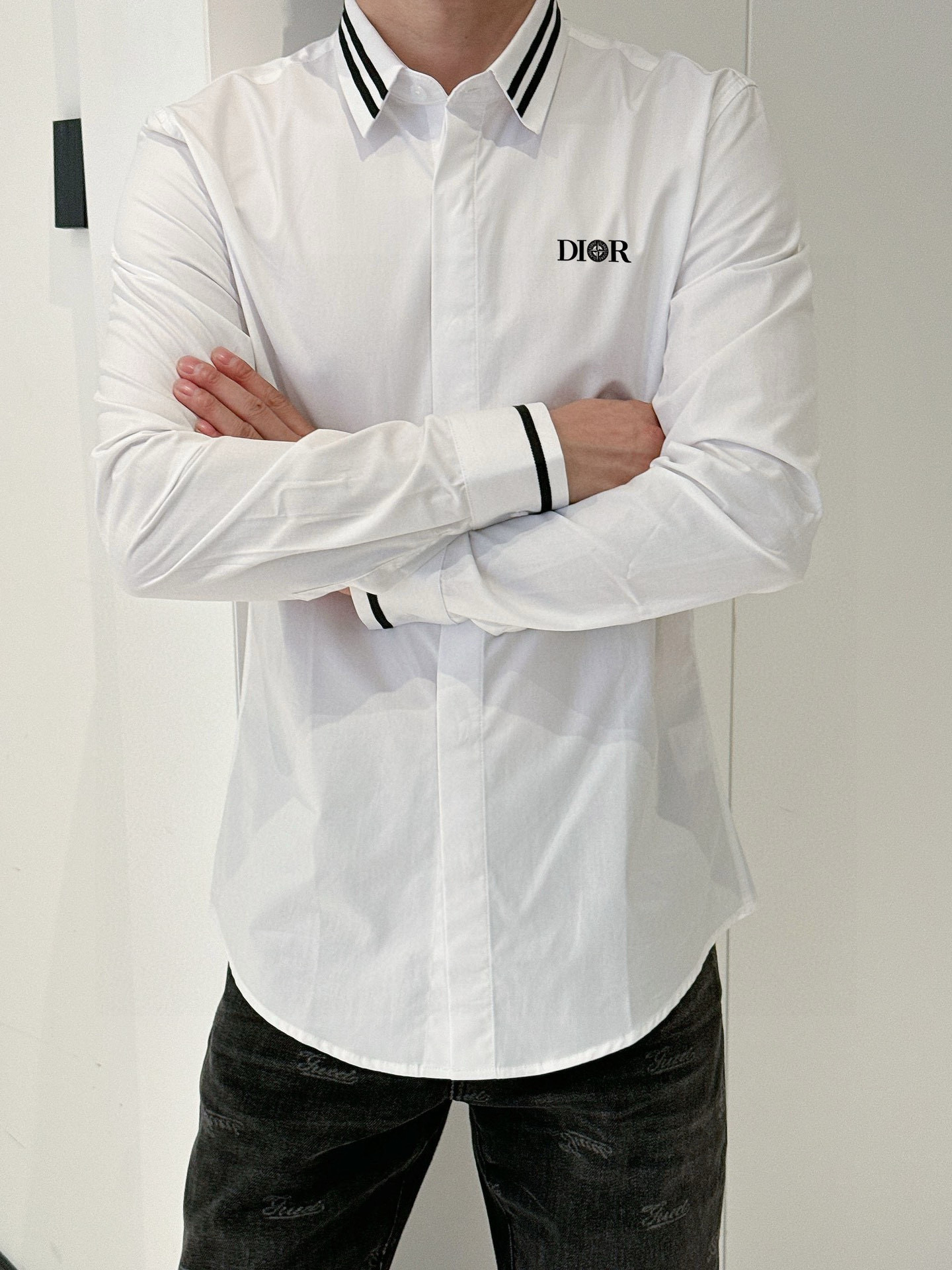￼ ￼ ￼ ￼ ￼ ￼ ￼ ￼ 迪奥 专柜最新春款男士必备款衬衫，100%天然棉，舒服透气，原单狠货，原
