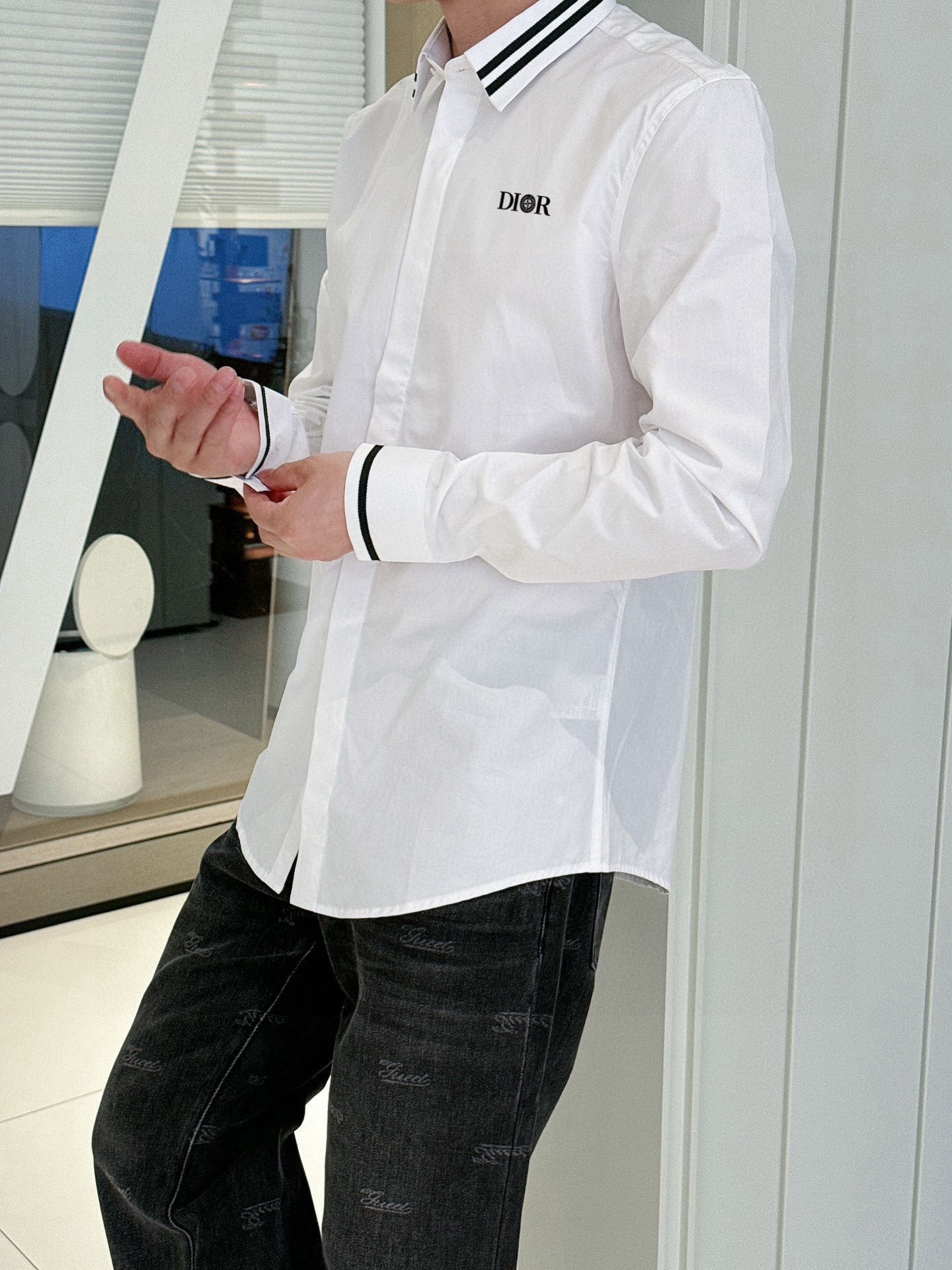 ￼ ￼ ￼ ￼ ￼ ￼ ￼ ￼ 迪奥 专柜最新春款男士必备款衬衫，100%天然棉，舒服透气，原单狠货，原