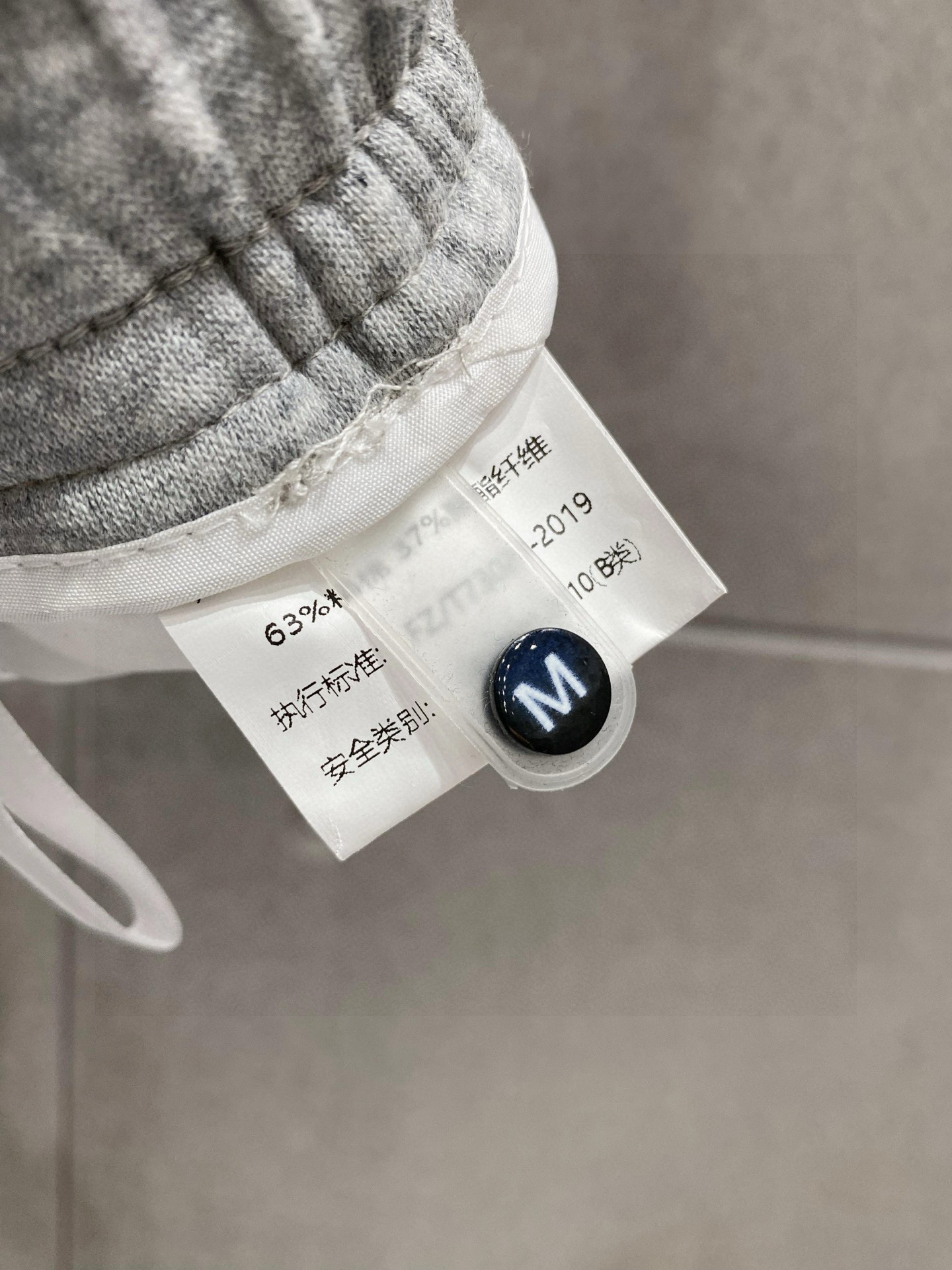 ￼ ￼ ￼ ￼ alo 春夏新款短裤 这款极简表达现代态度。面布63.1%棉36.9聚酯倩维 超薄复合面