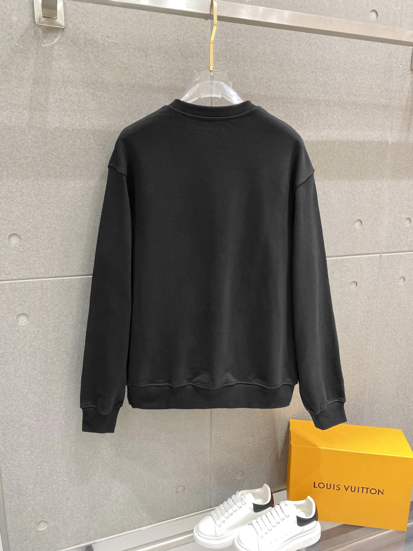 ￼ ￼ ￼ ￼ ￼ ￼ LULU 官网 新款字母印花双层重工字母图案不管是T桖还是卫衣都是每年的爆款单品