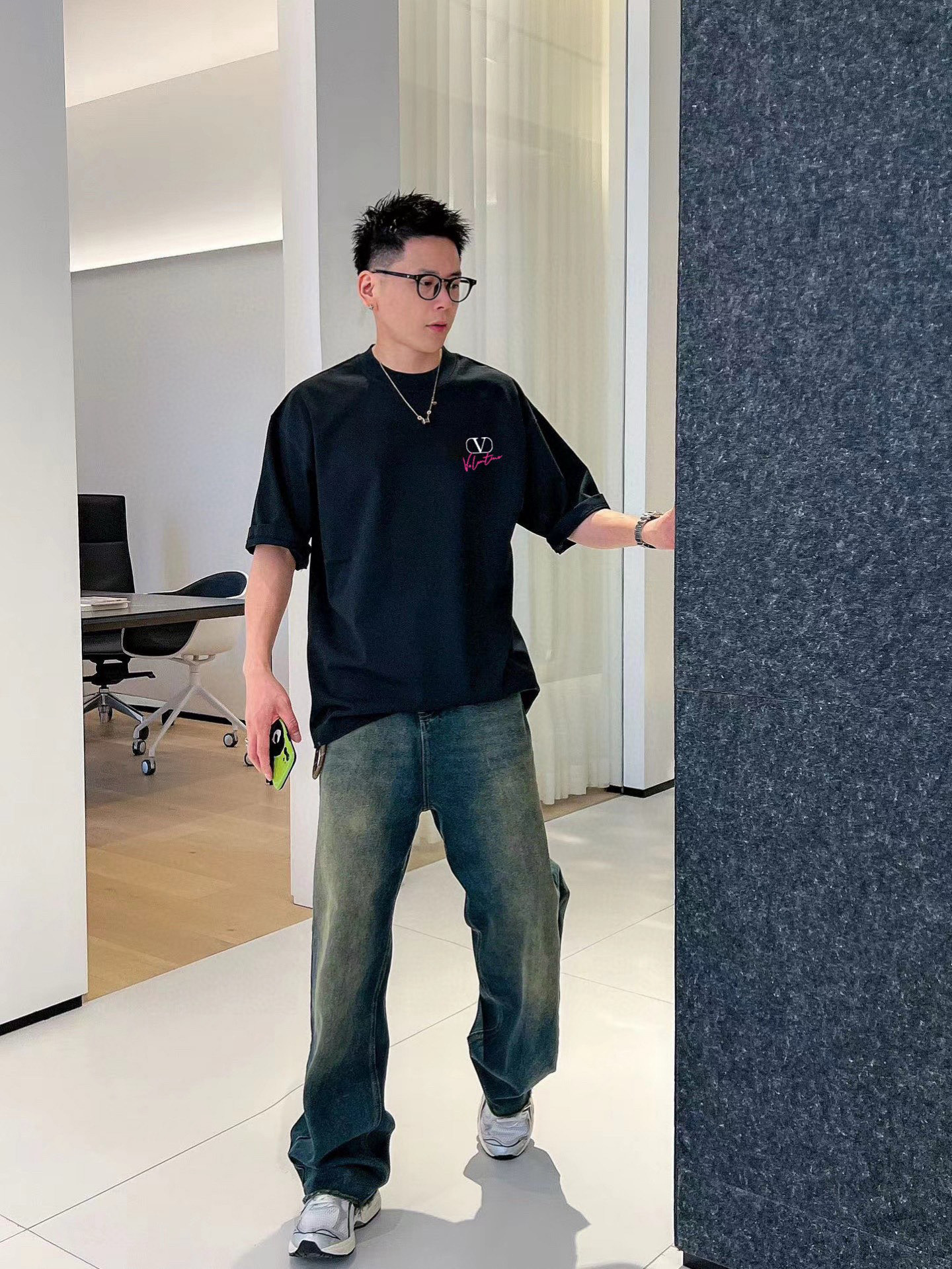 ￼ ￼ ￼ ￼ ￼ ￼ ￼ ￼ ￼￼ 华伦天奴 新款字母印花双层重工短袖T桖 字母图案不管是T桖还是卫衣